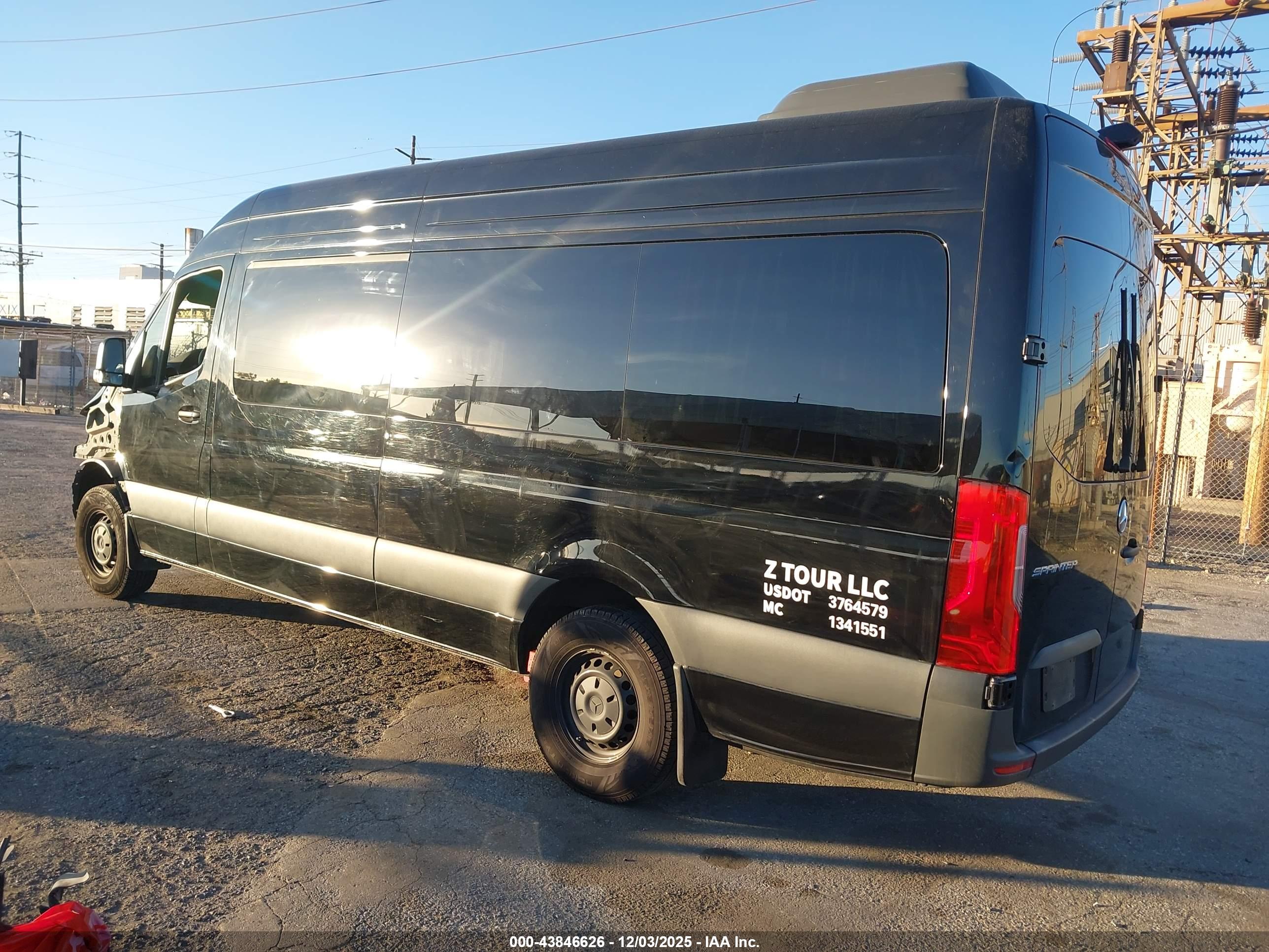 MERCEDES-BENZ SPRINTER image 3