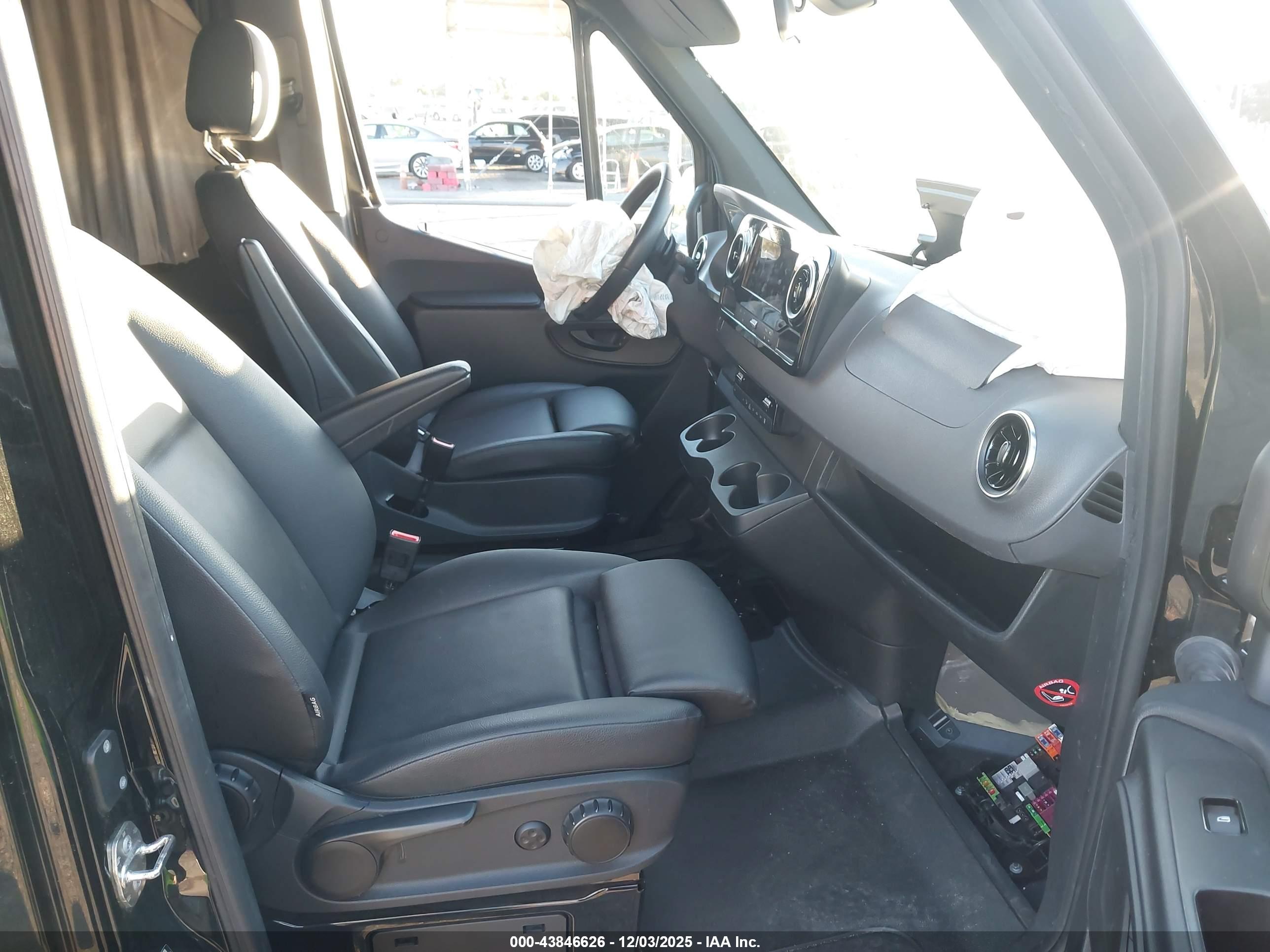 MERCEDES-BENZ SPRINTER image 5