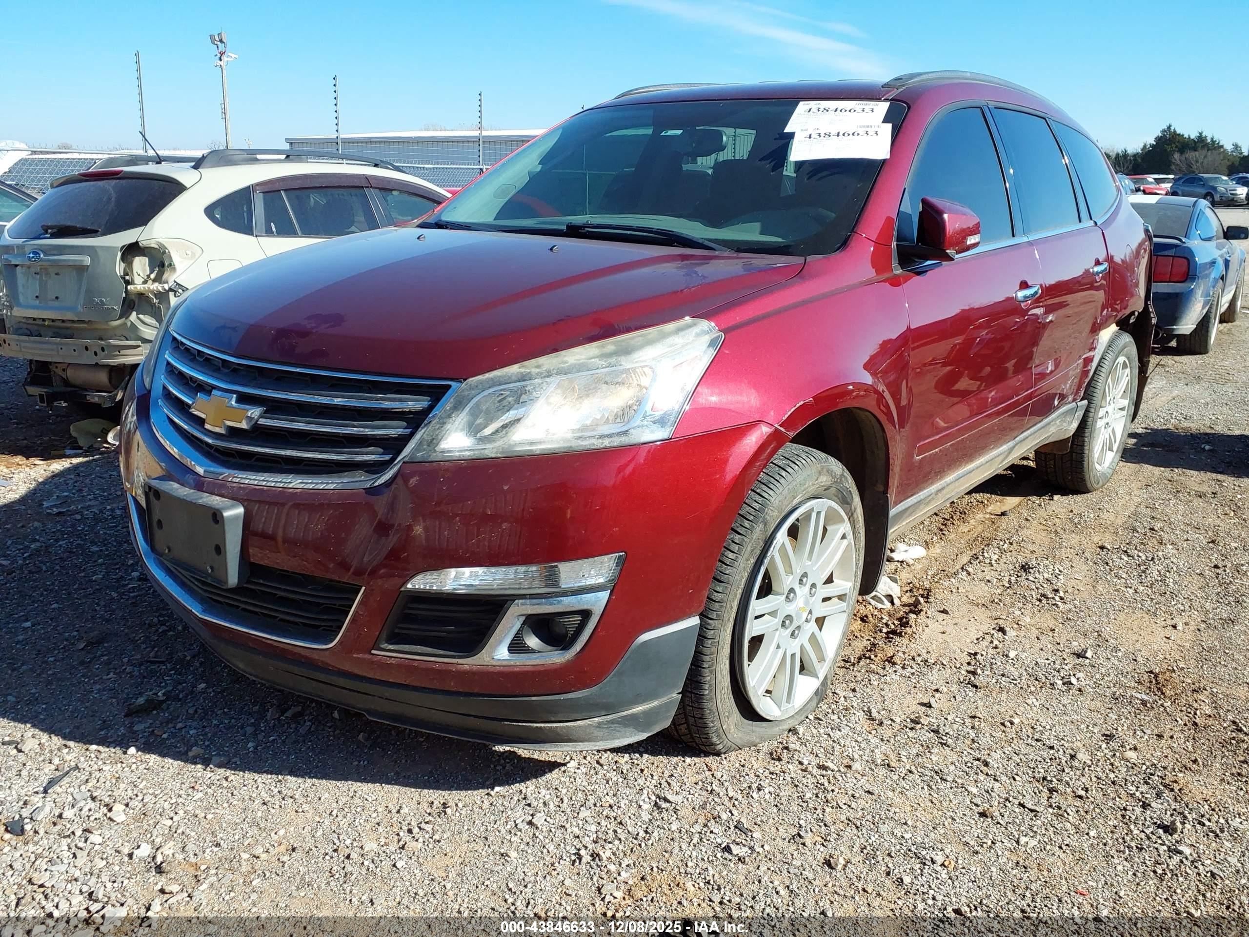 CHEVROLET TRAVERSE image 2