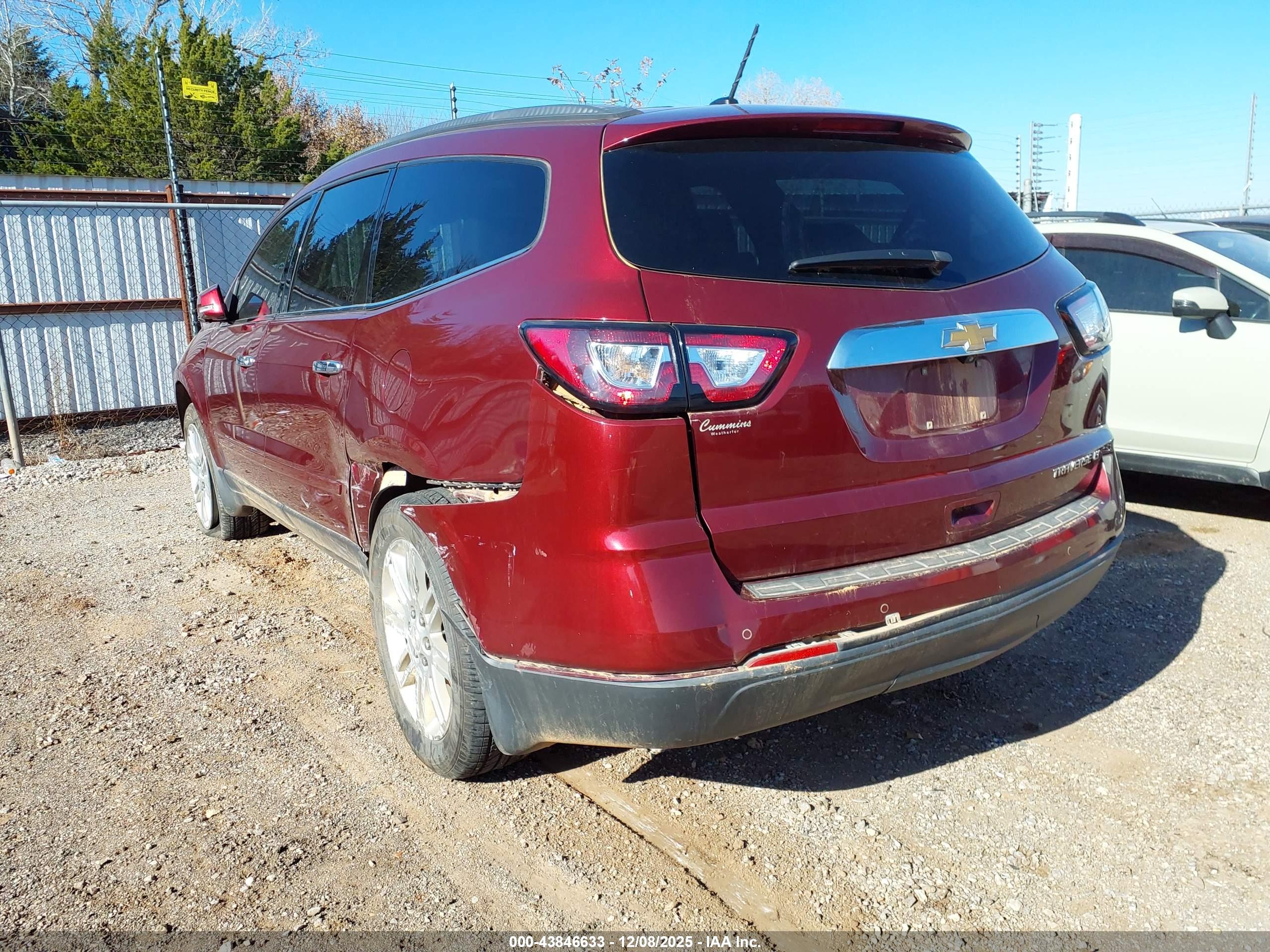 CHEVROLET TRAVERSE image 3