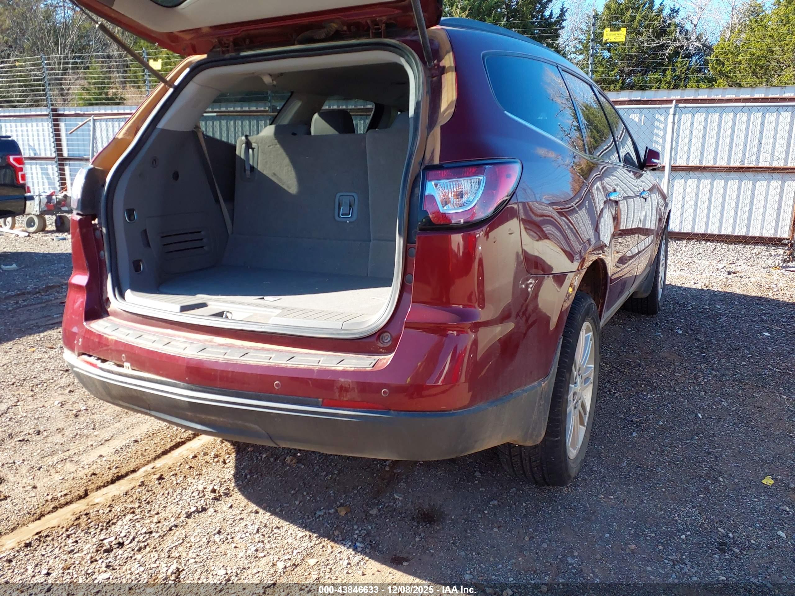 CHEVROLET TRAVERSE image 4