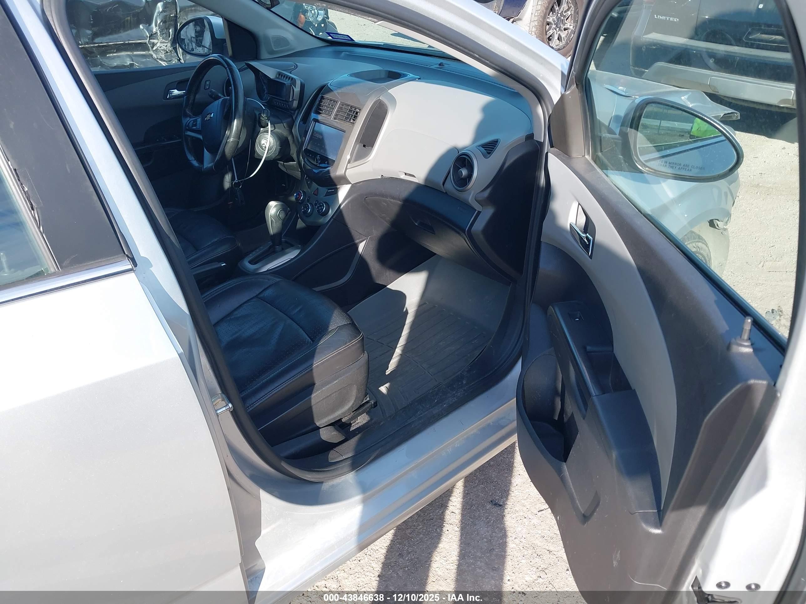 CHEVROLET SONIC image 5