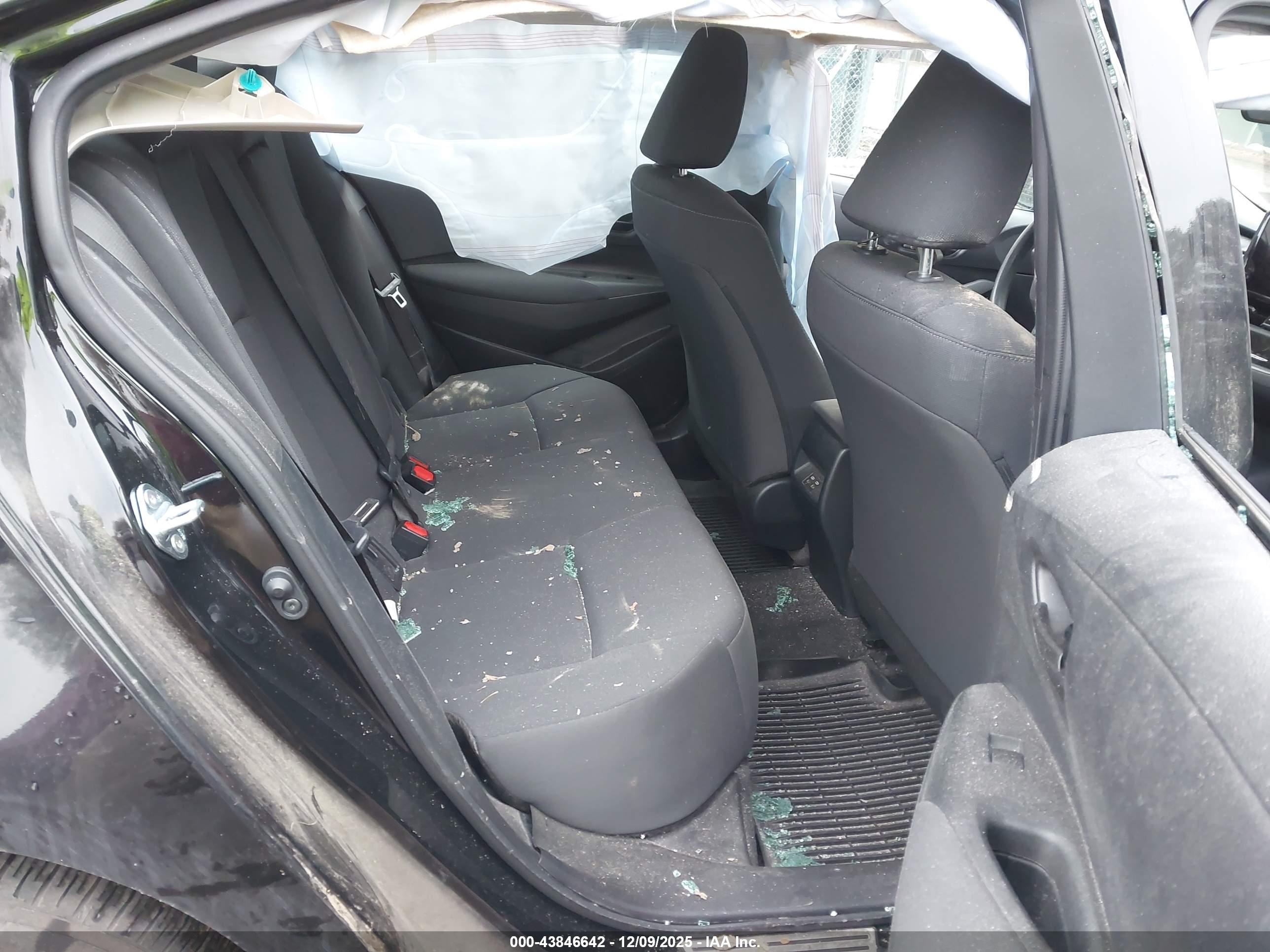 TOYOTA COROLLA image 8