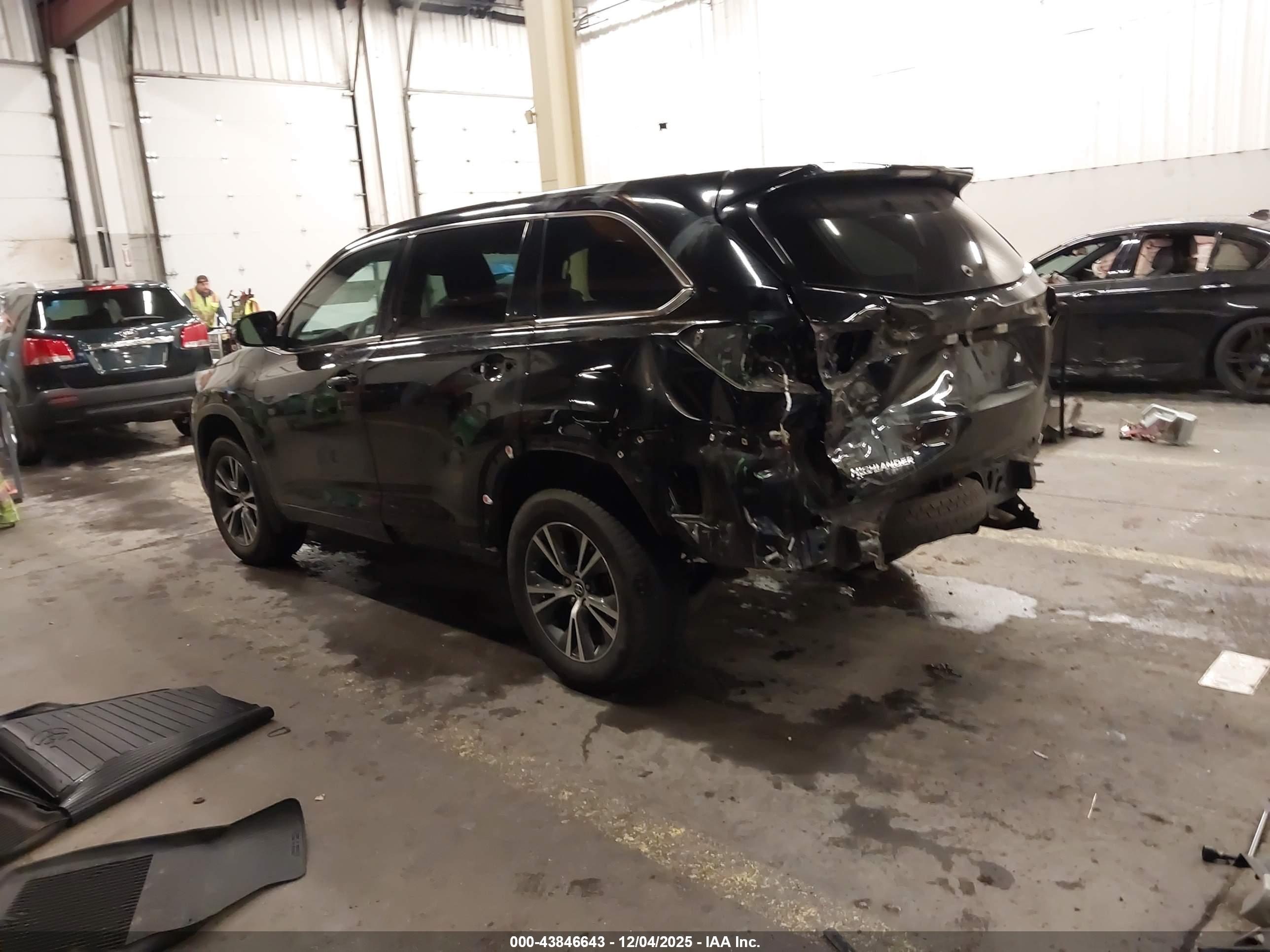 TOYOTA HIGHLANDER image 3