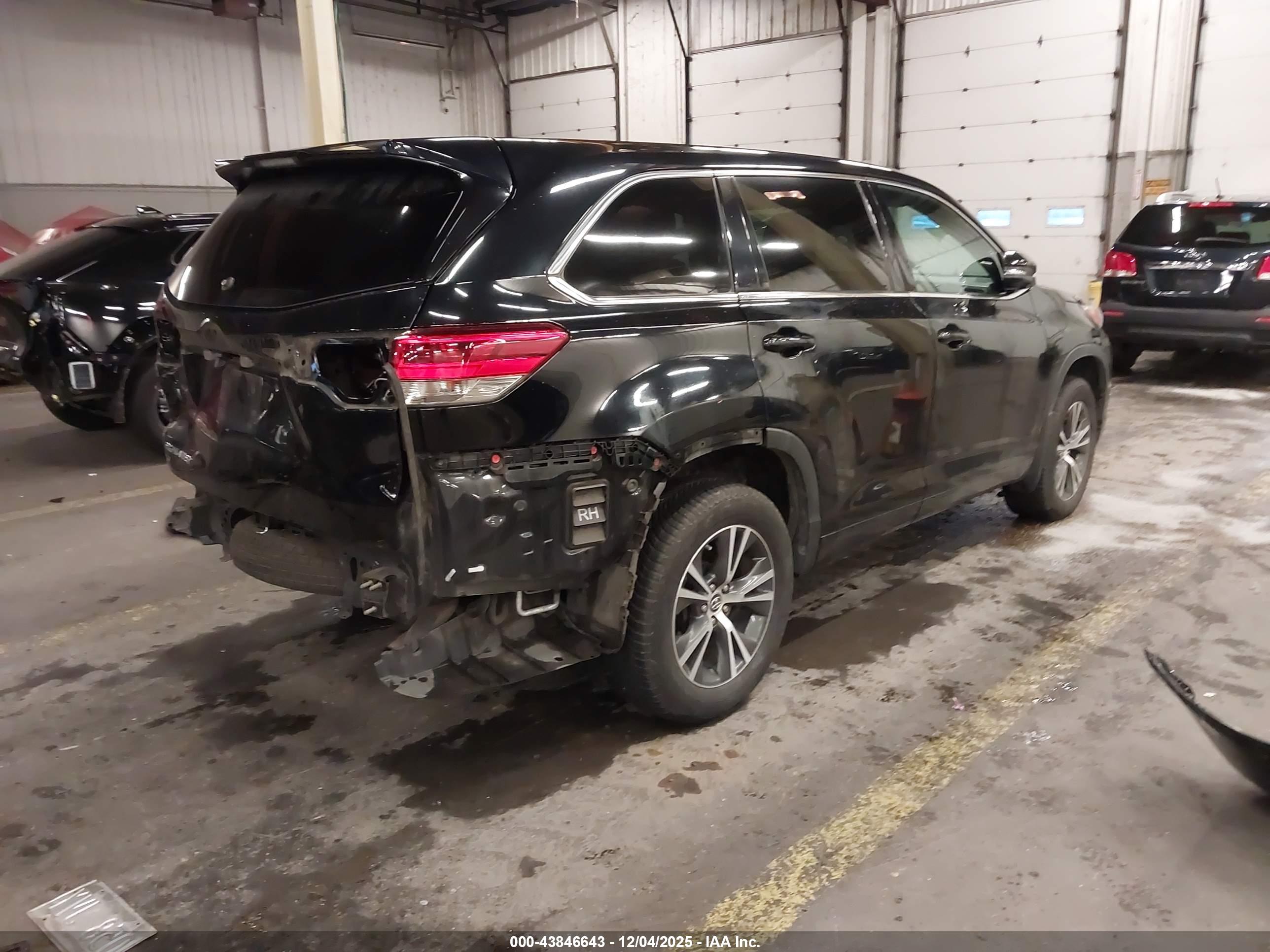 TOYOTA HIGHLANDER image 4