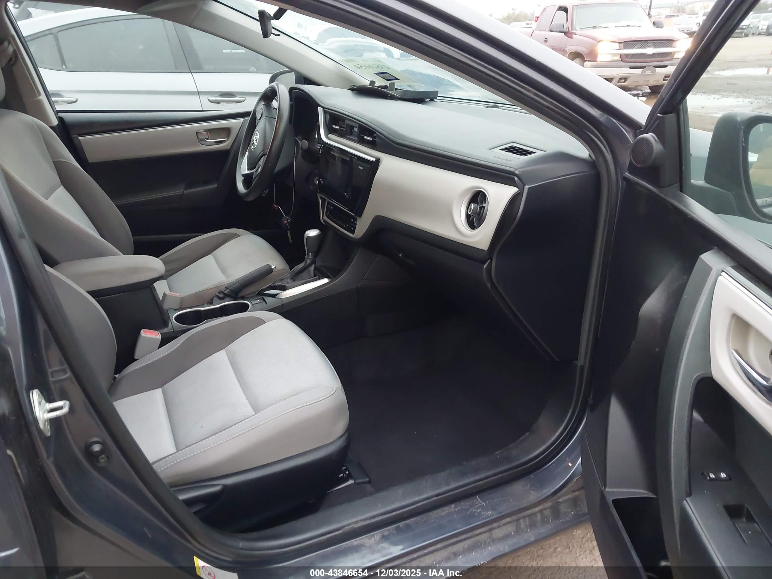 TOYOTA COROLLA image 5