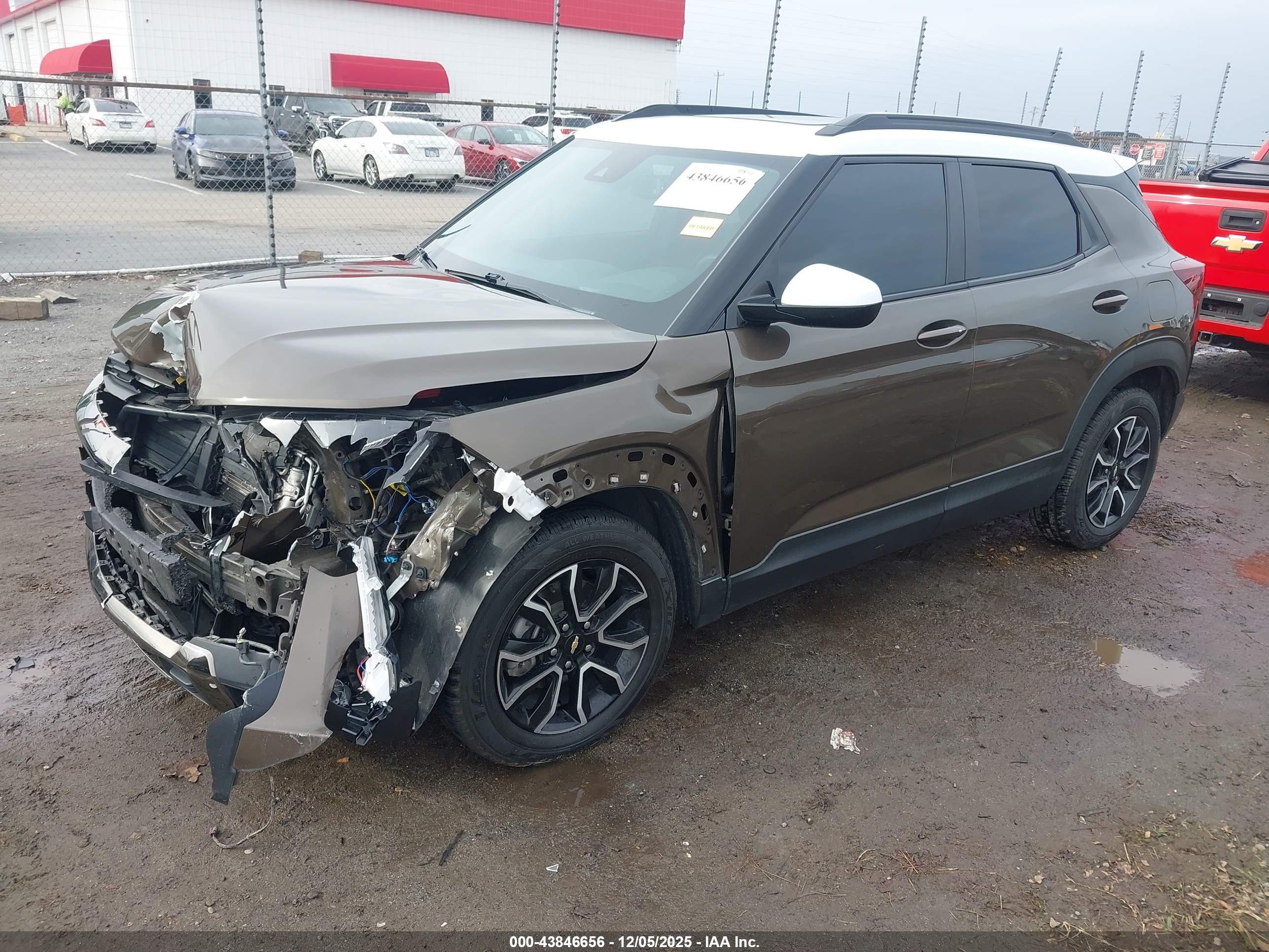 CHEVROLET TRAILBLAZER image 2