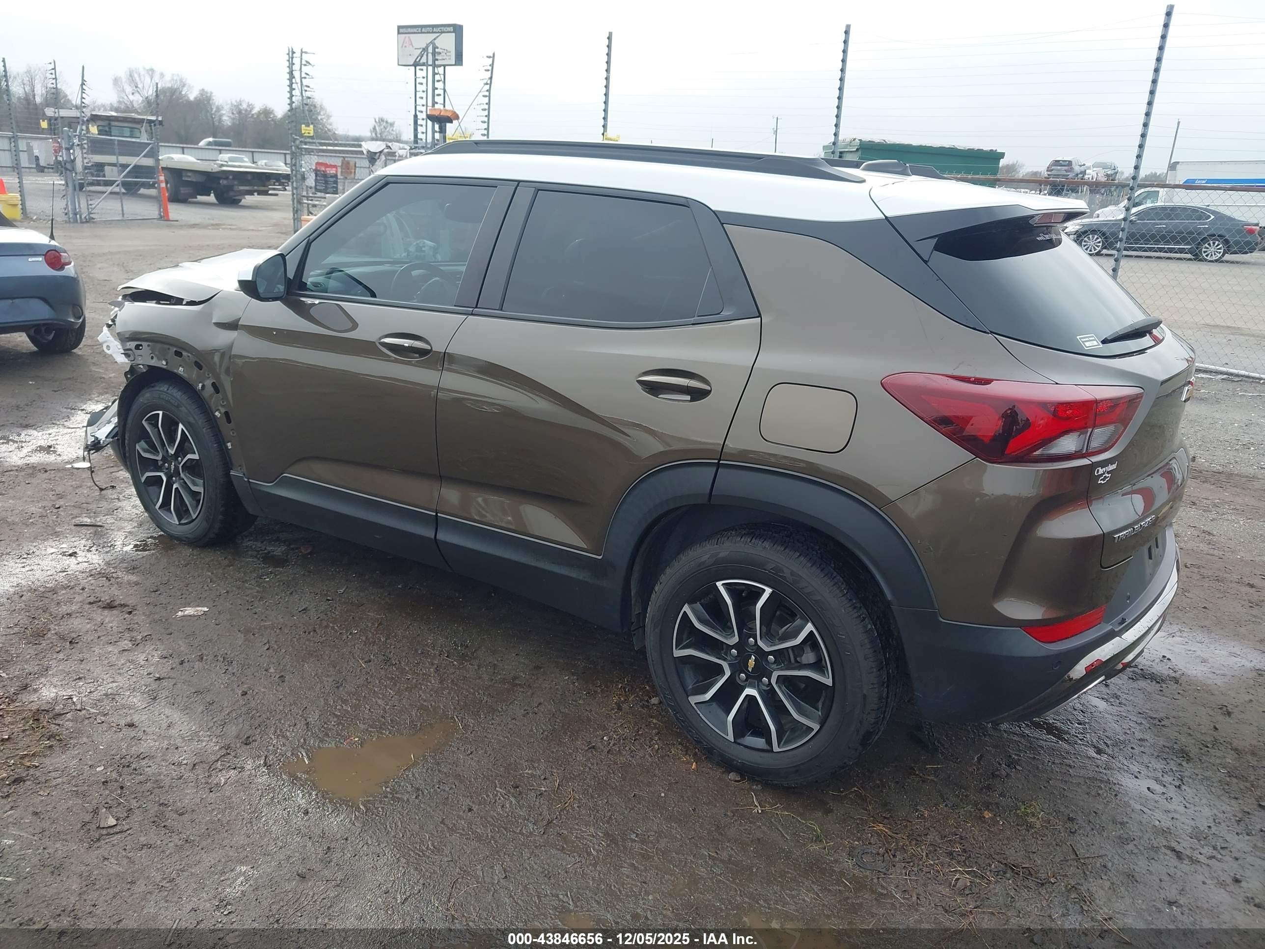 CHEVROLET TRAILBLAZER image 3