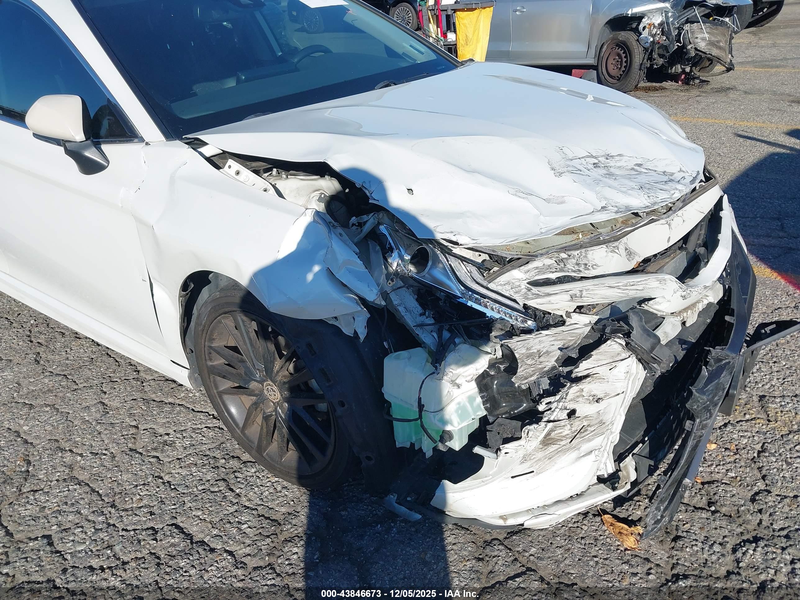 TOYOTA CAMRY image 6