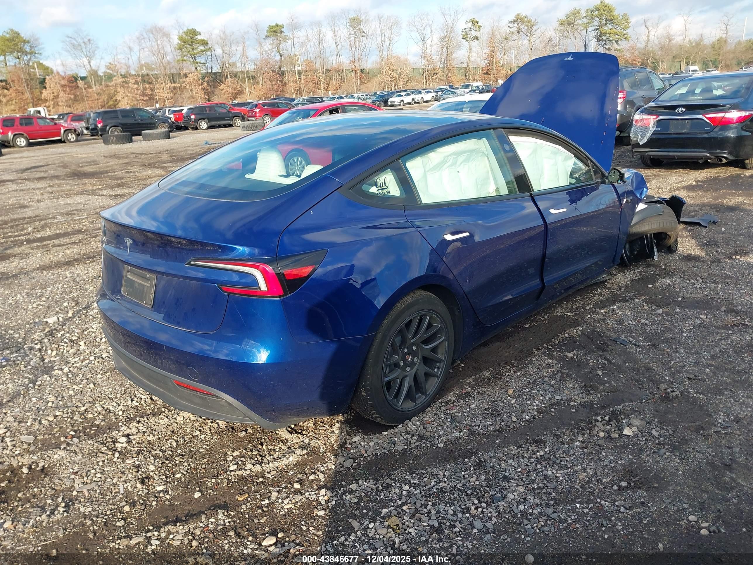TESLA MODEL image 4