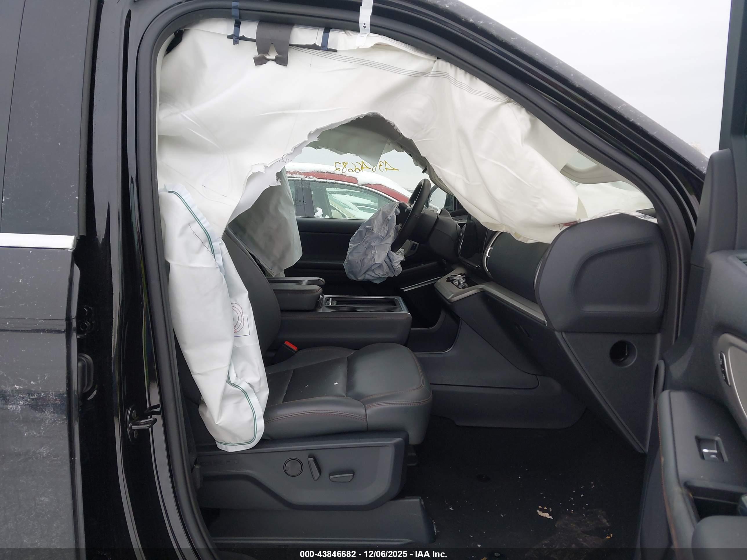FORD EXPEDITION image 5