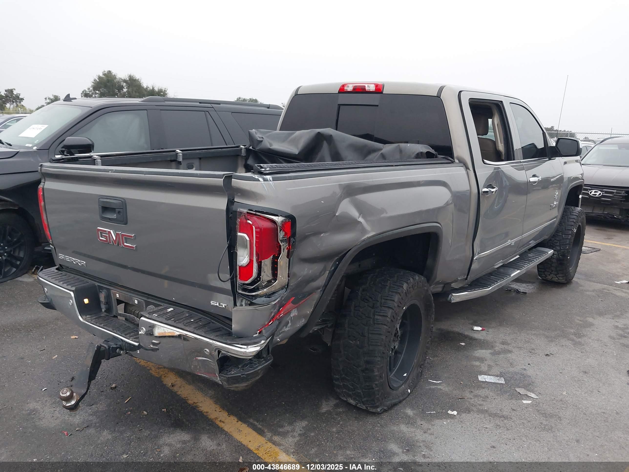 GMC SIERRA image 6