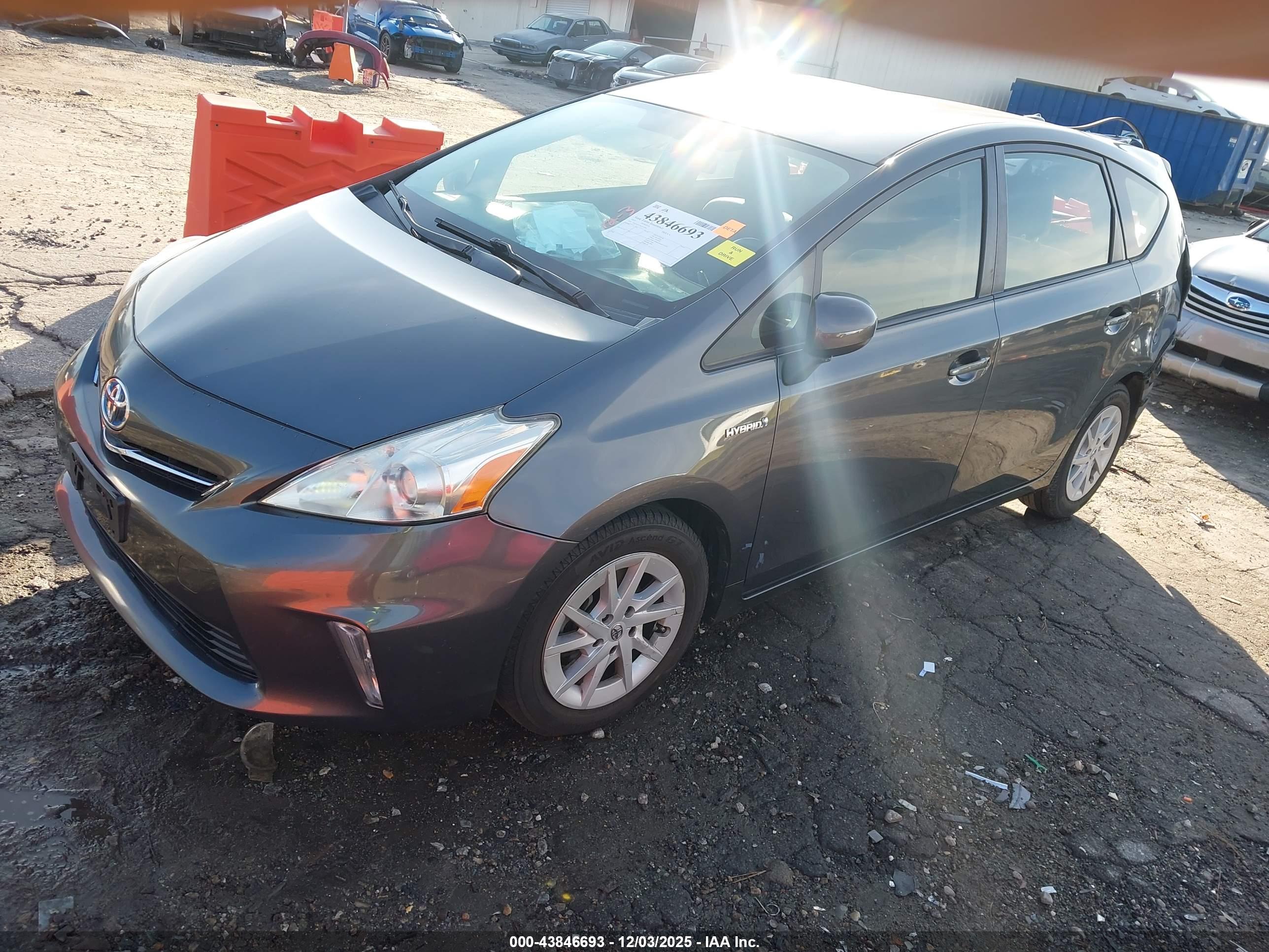 TOYOTA PRIUS image 2