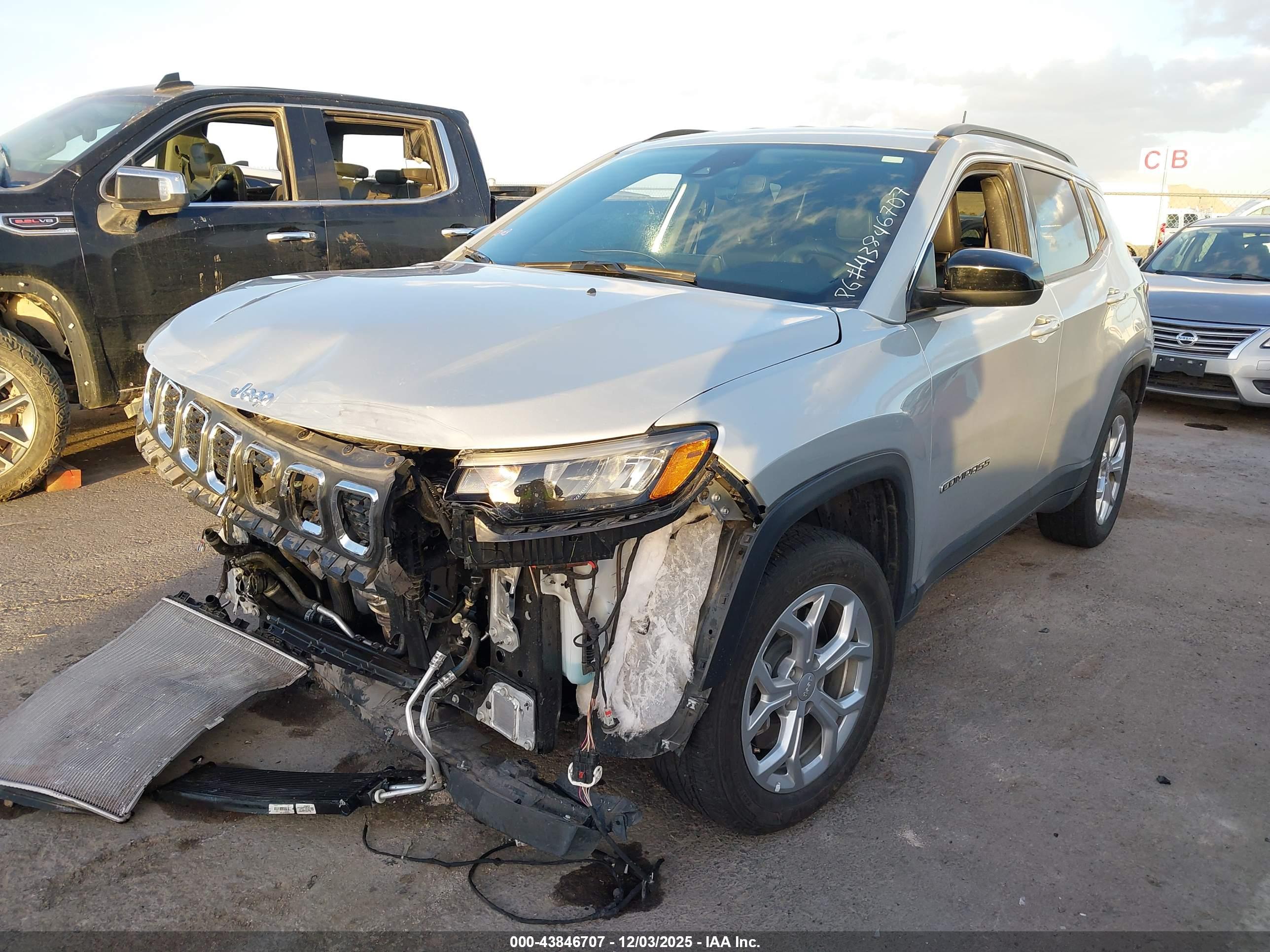 JEEP COMPASS image 2