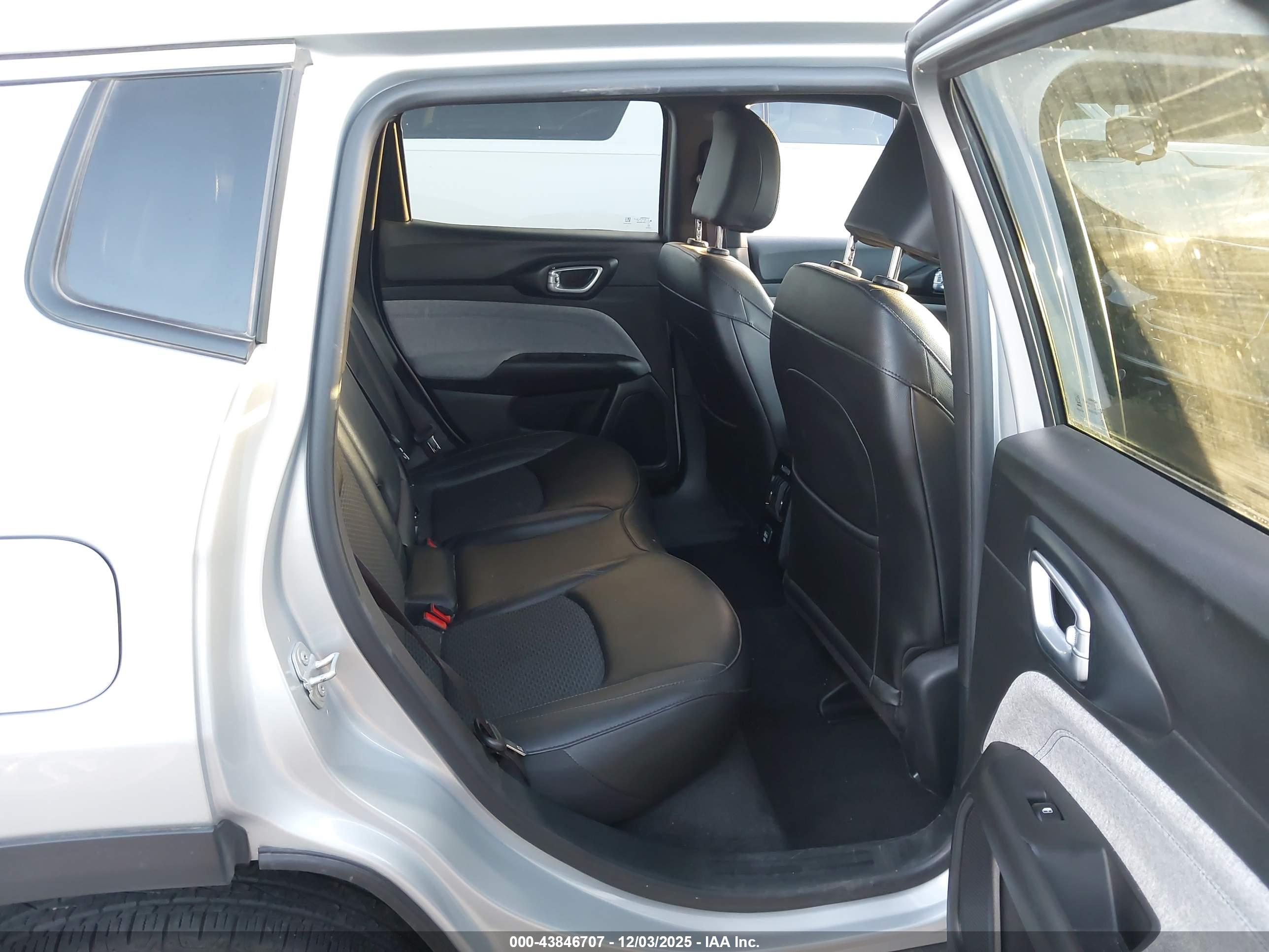JEEP COMPASS image 8