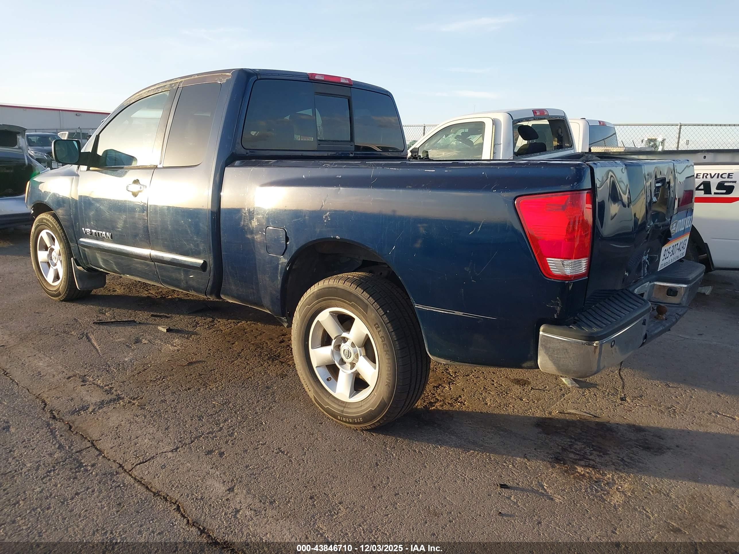 NISSAN TITAN image 3