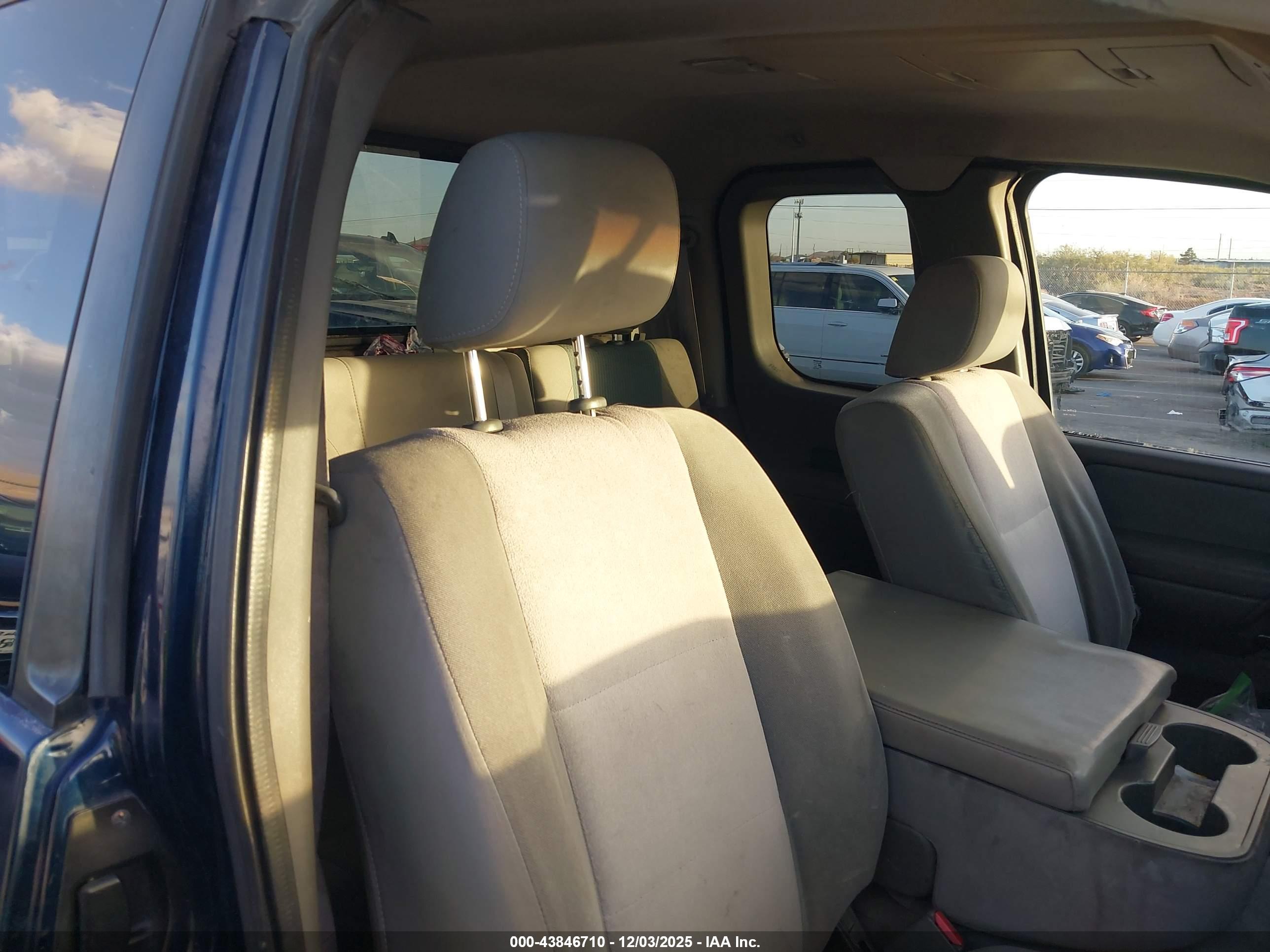 NISSAN TITAN image 8