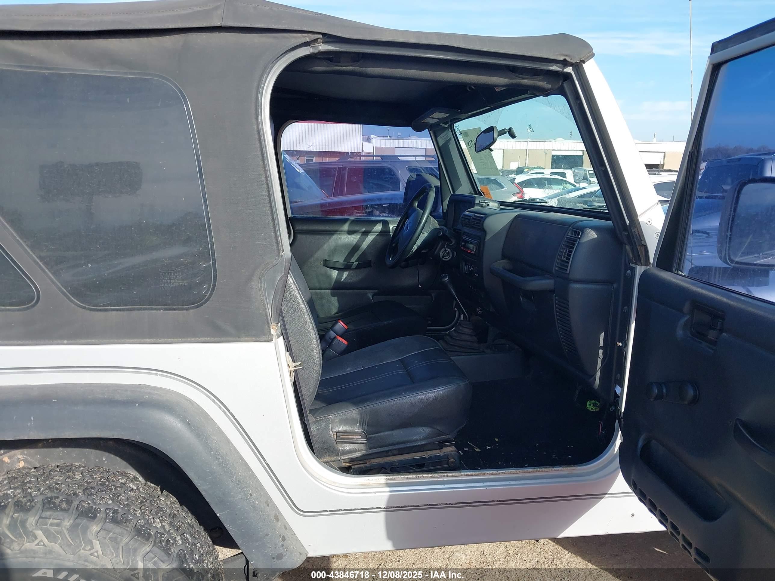 JEEP WRANGLER image 5
