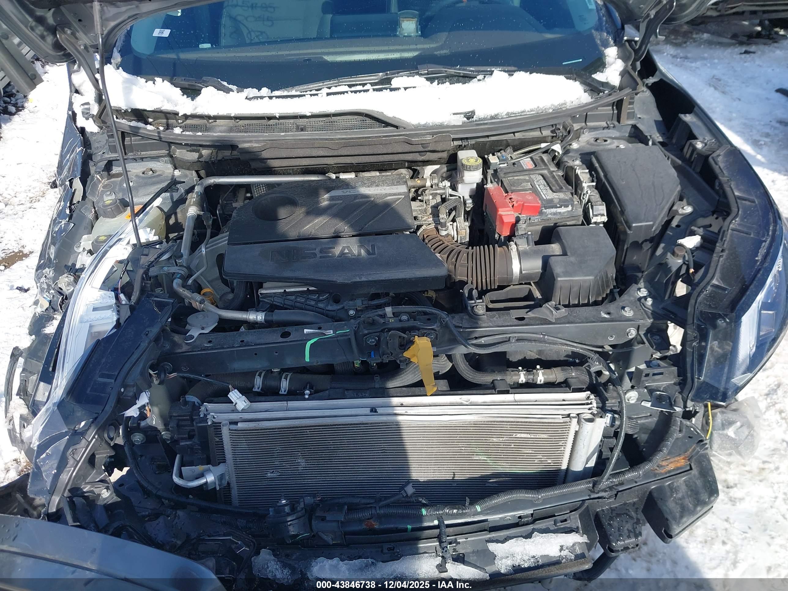 NISSAN ROGUE image 10