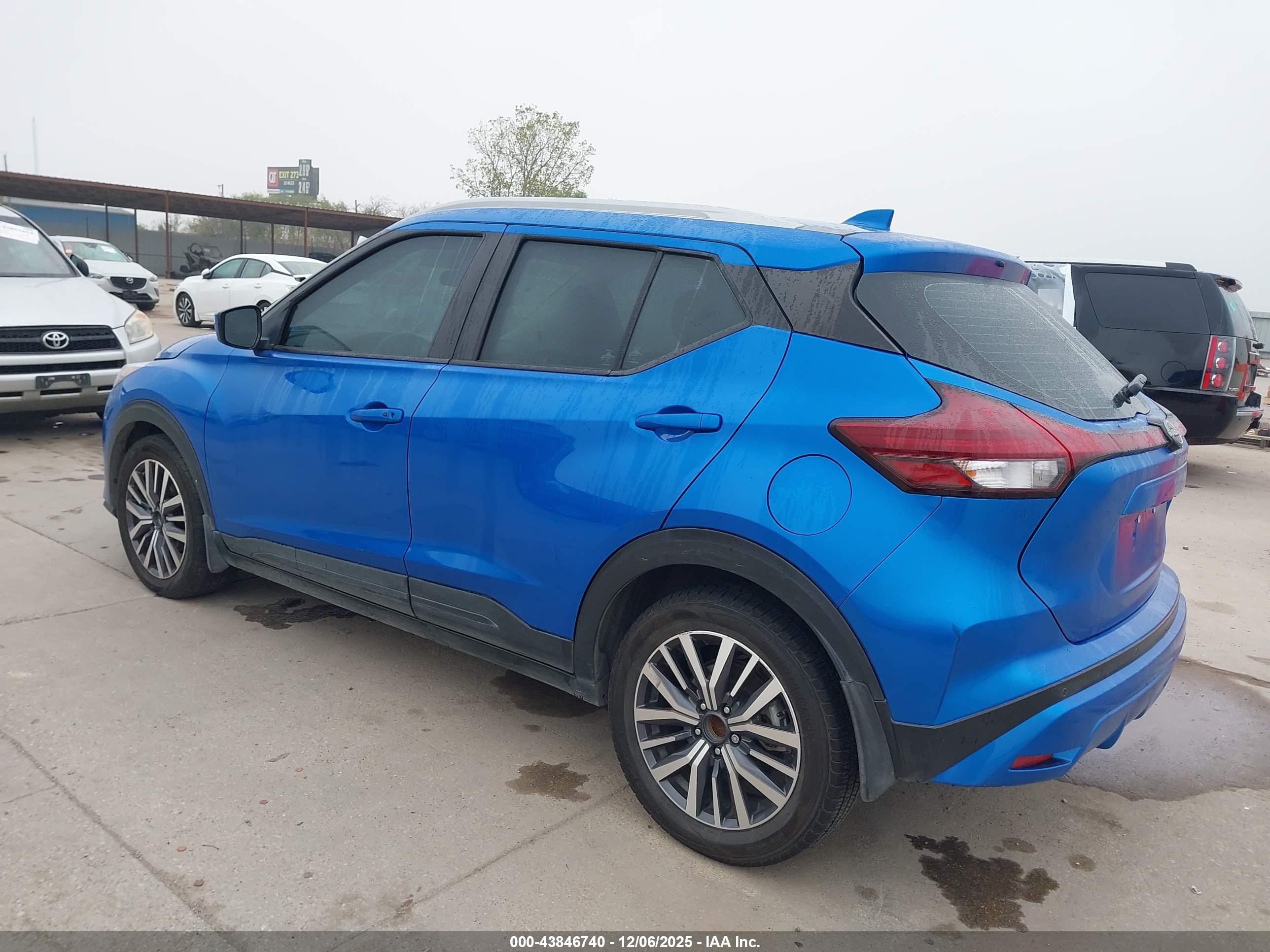 NISSAN KICKS image 3