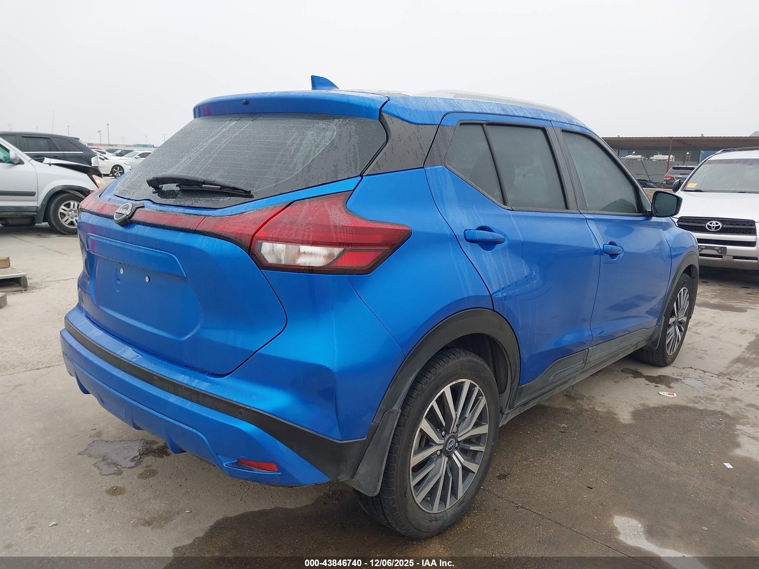 NISSAN KICKS image 4