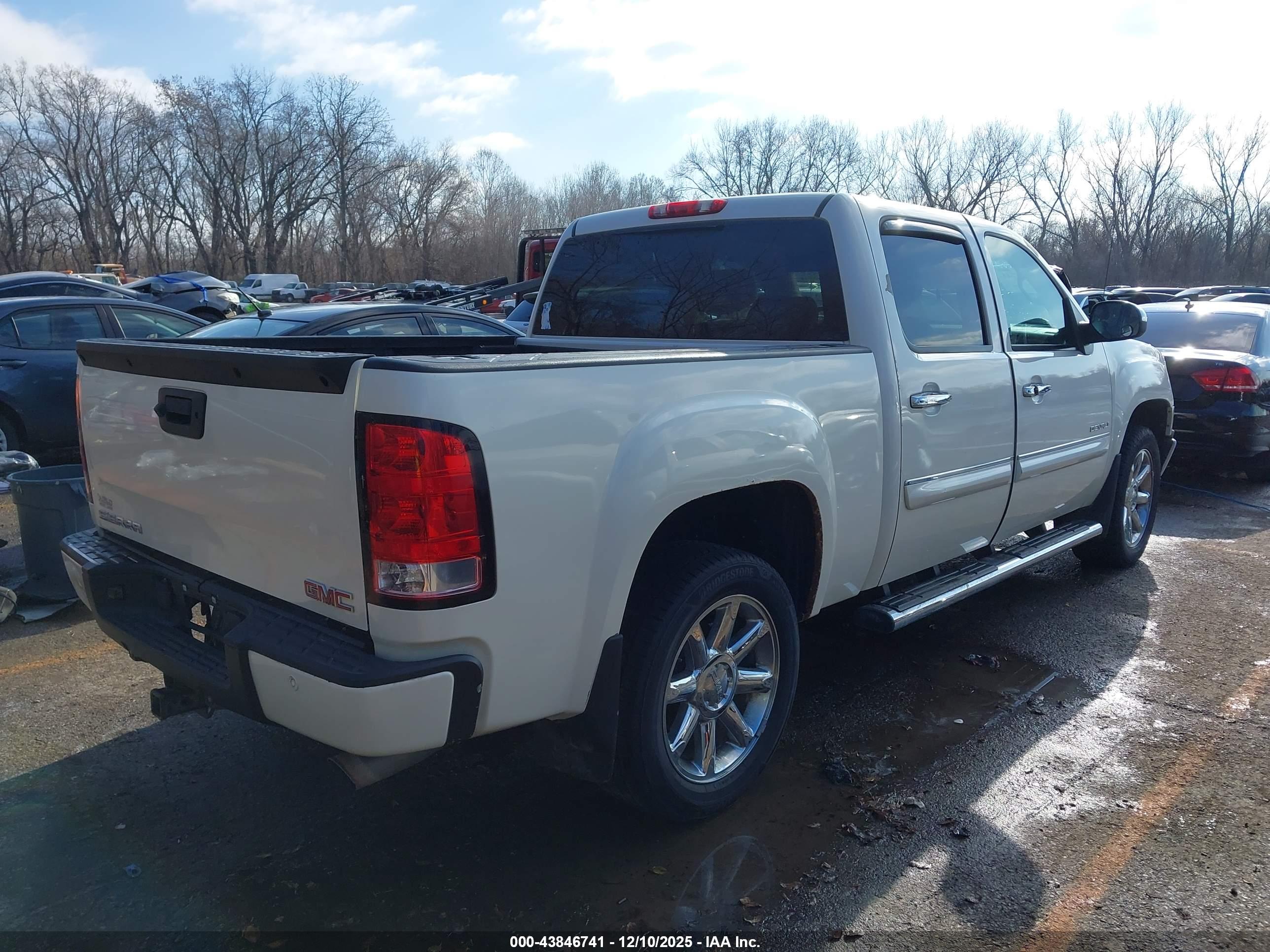 GMC SIERRA image 4
