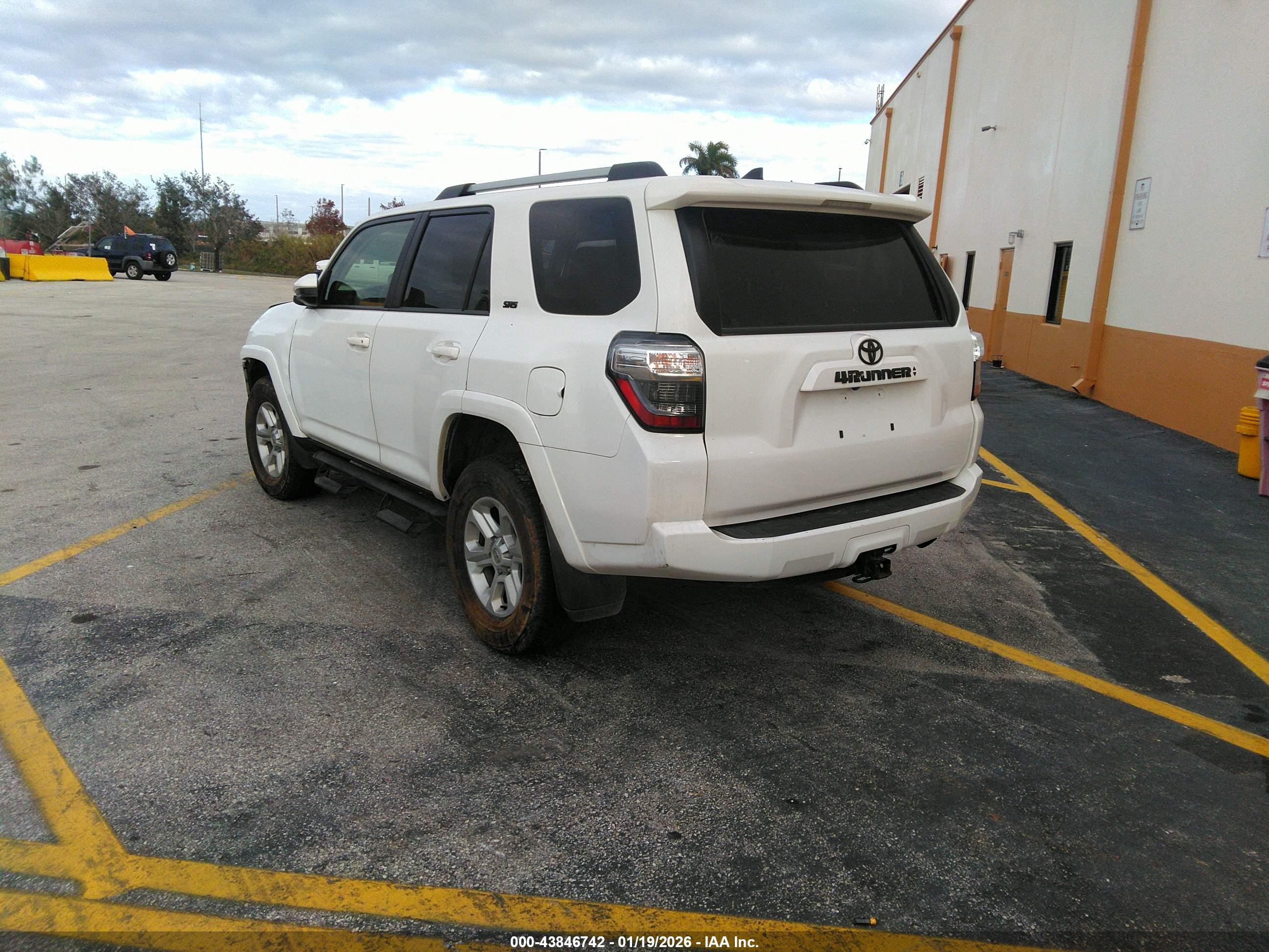 TOYOTA 4RUNNER image 3