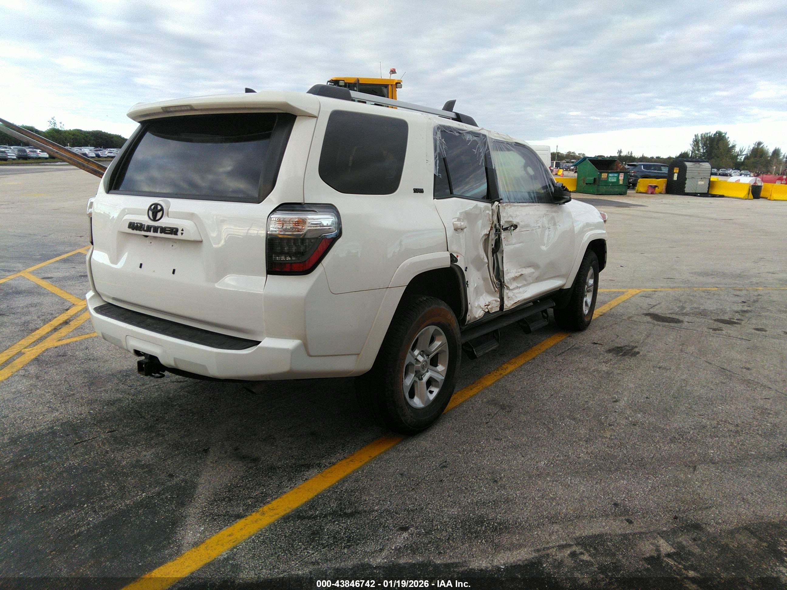 TOYOTA 4RUNNER image 4