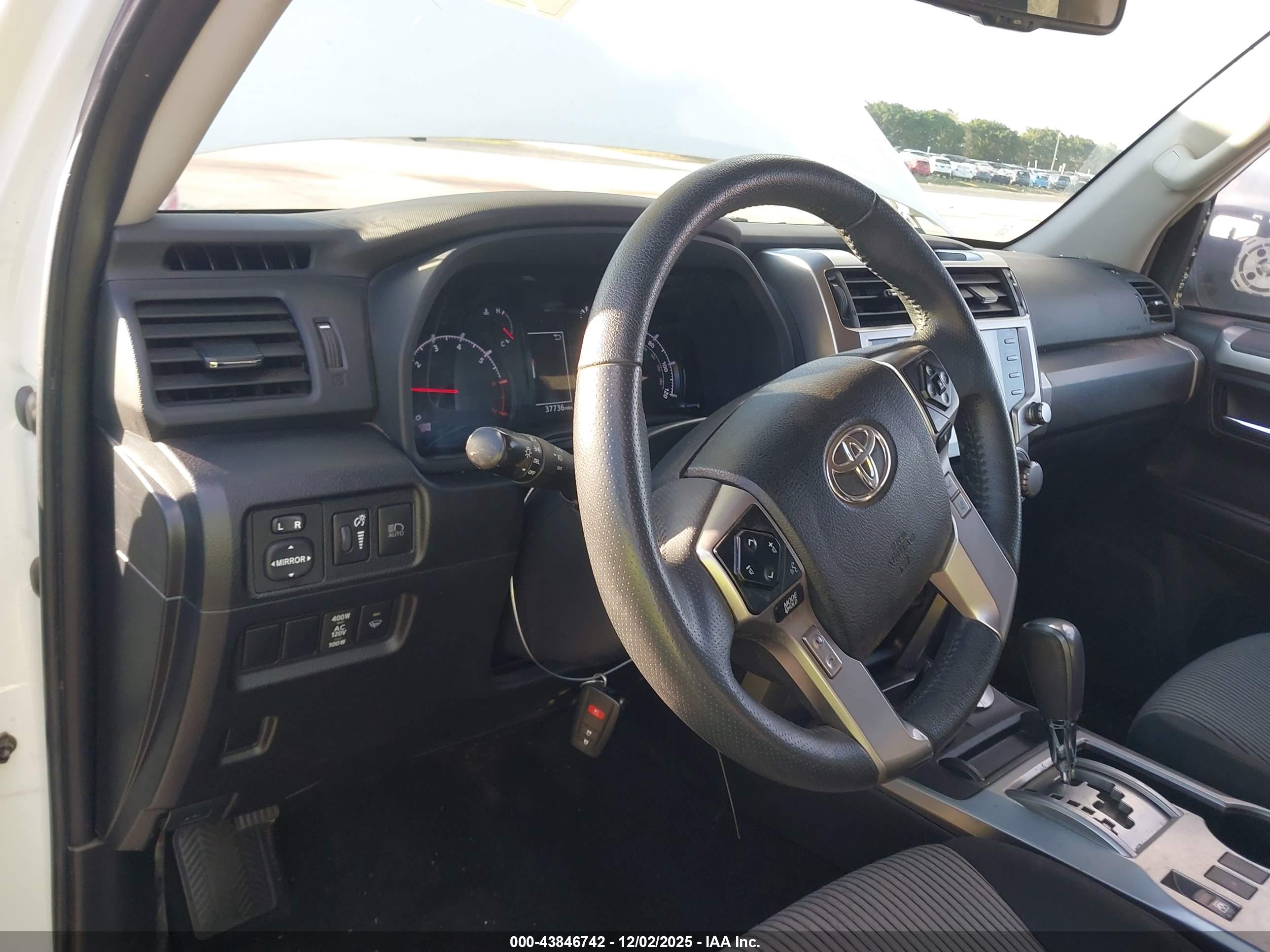 TOYOTA 4RUNNER image 5