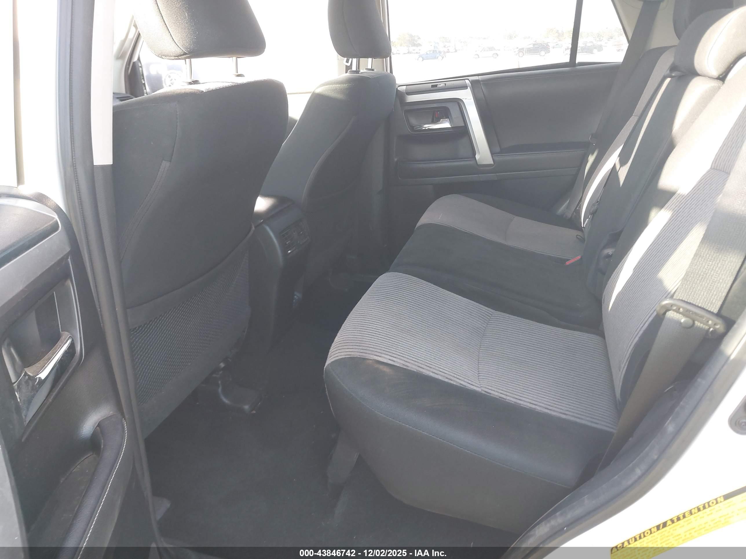 TOYOTA 4RUNNER image 8