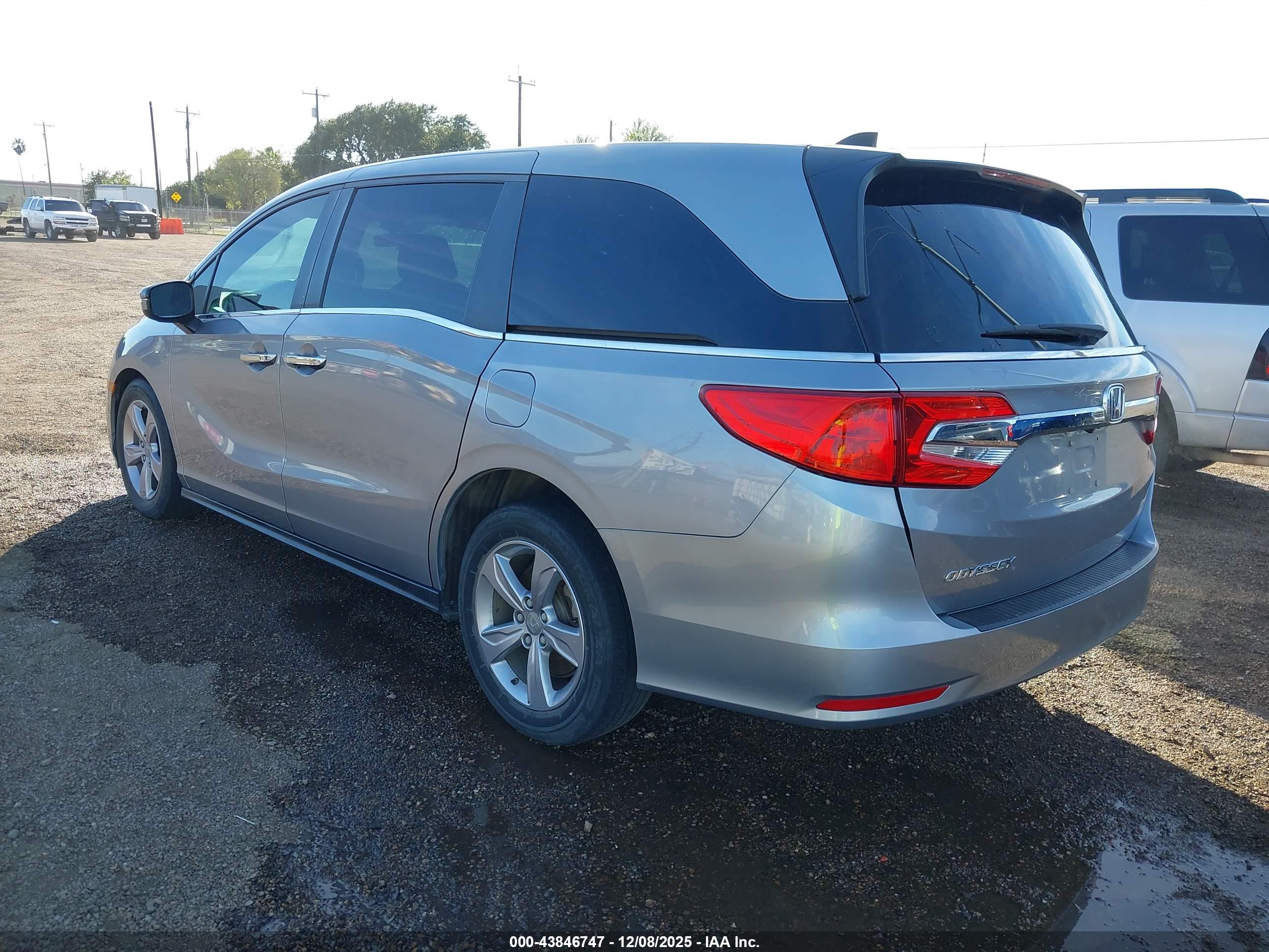 HONDA ODYSSEY image 3