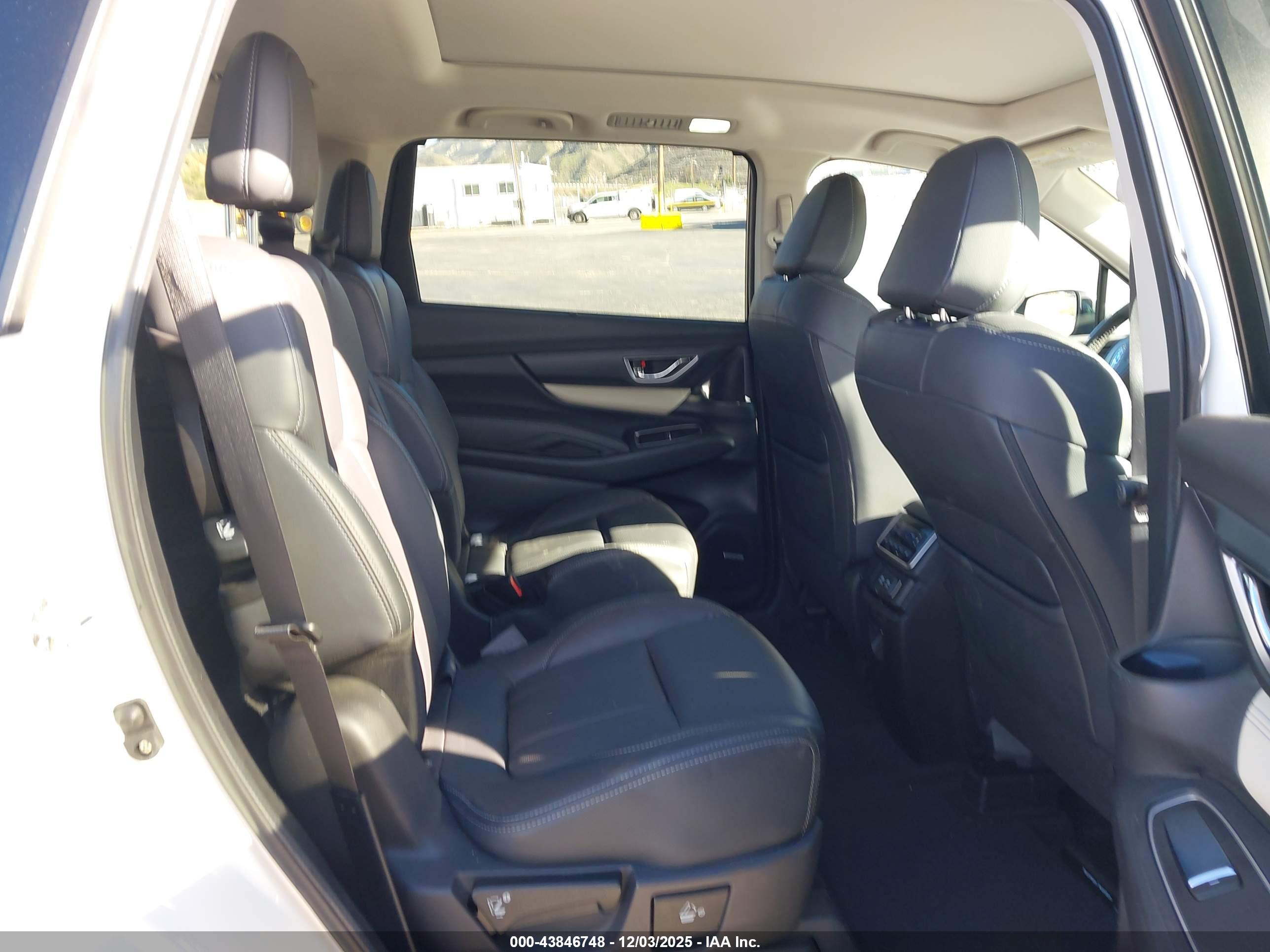 SUBARU ASCENT image 8