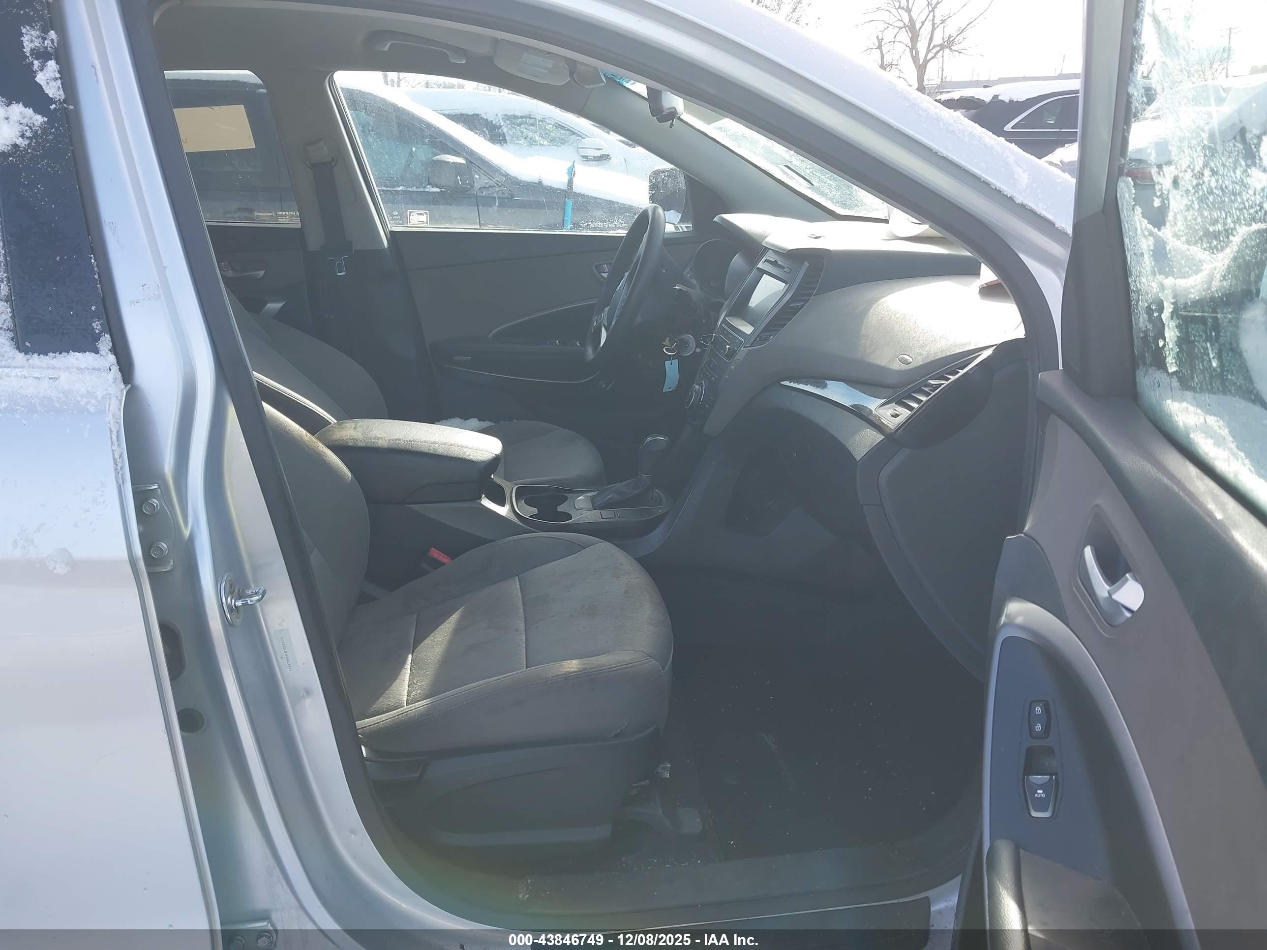 HYUNDAI SANTA image 5