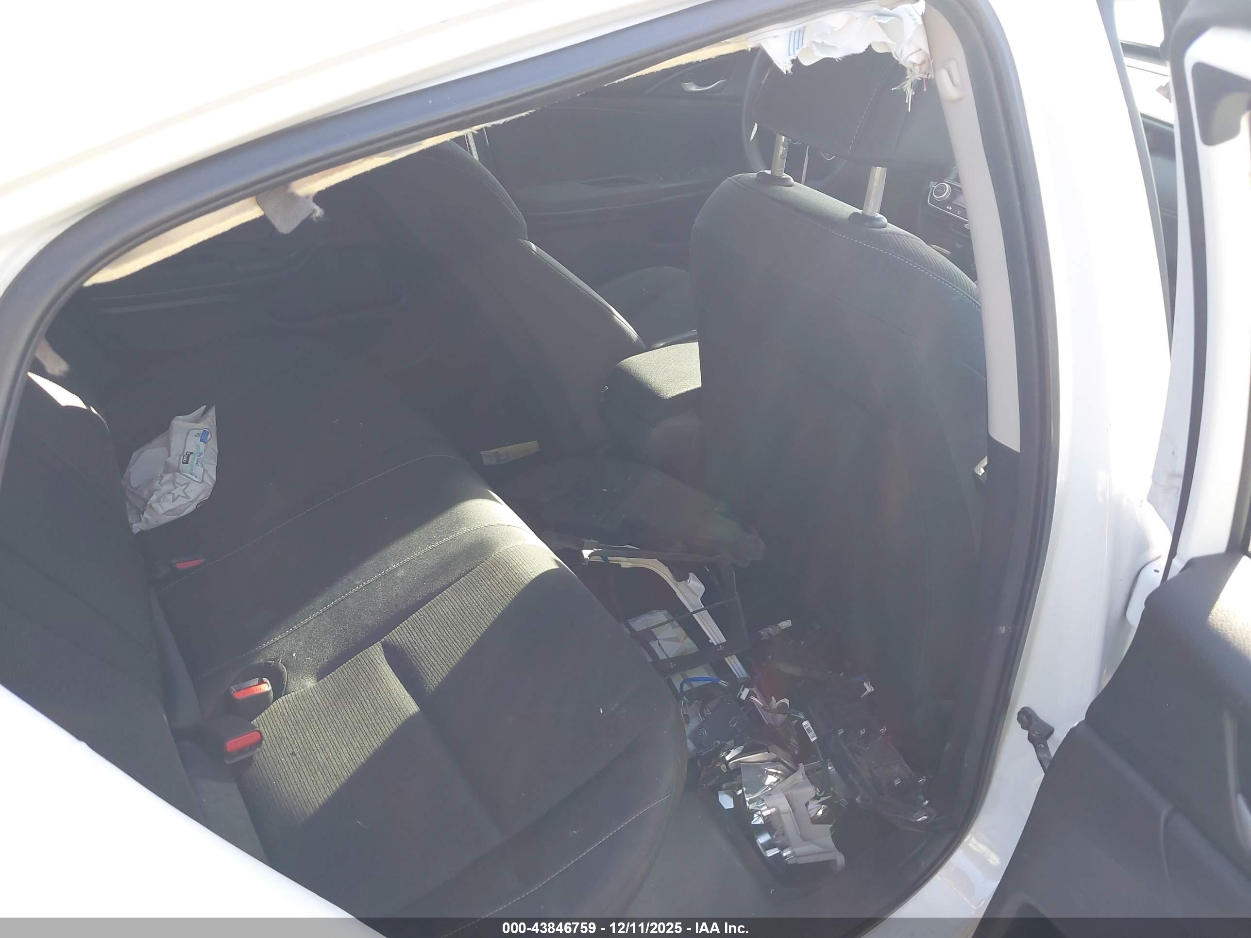 HONDA INSIGHT image 8