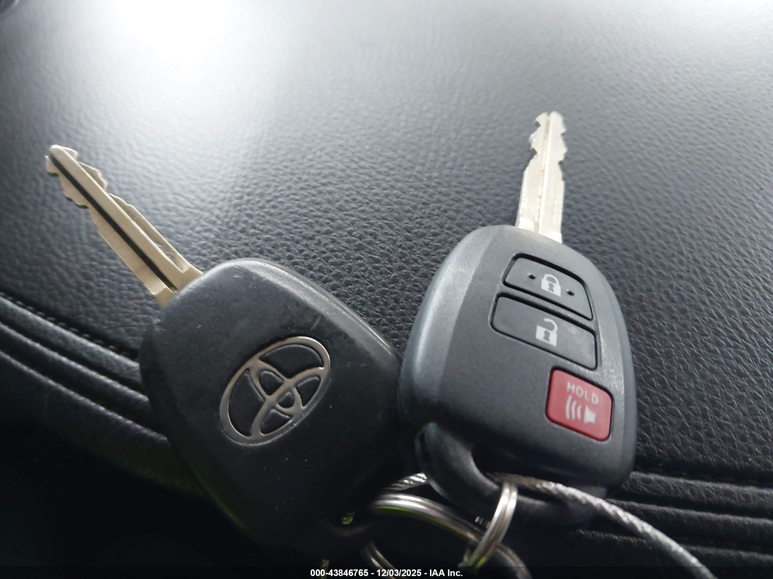 TOYOTA HIGHLANDER image 11