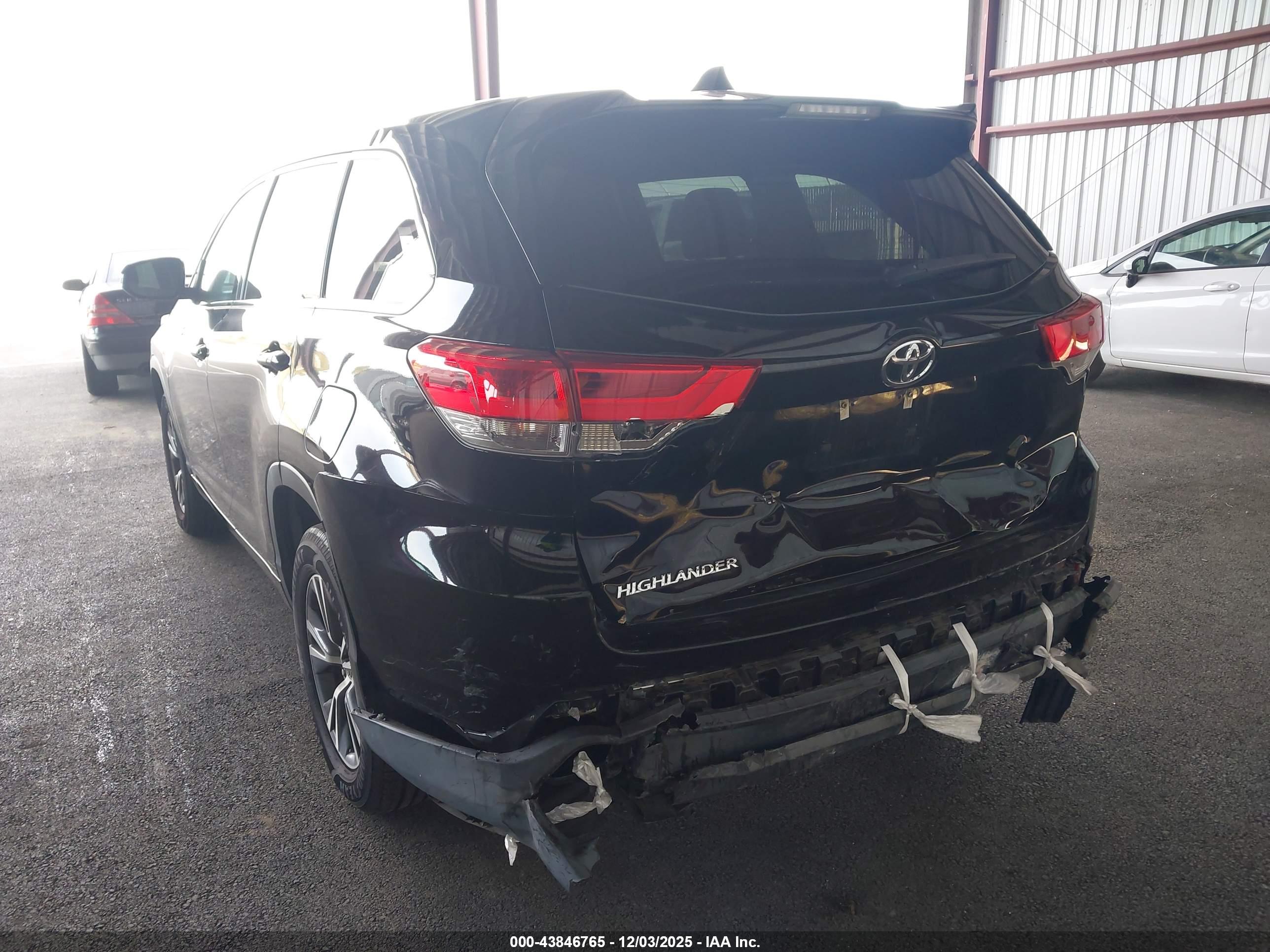TOYOTA HIGHLANDER image 3