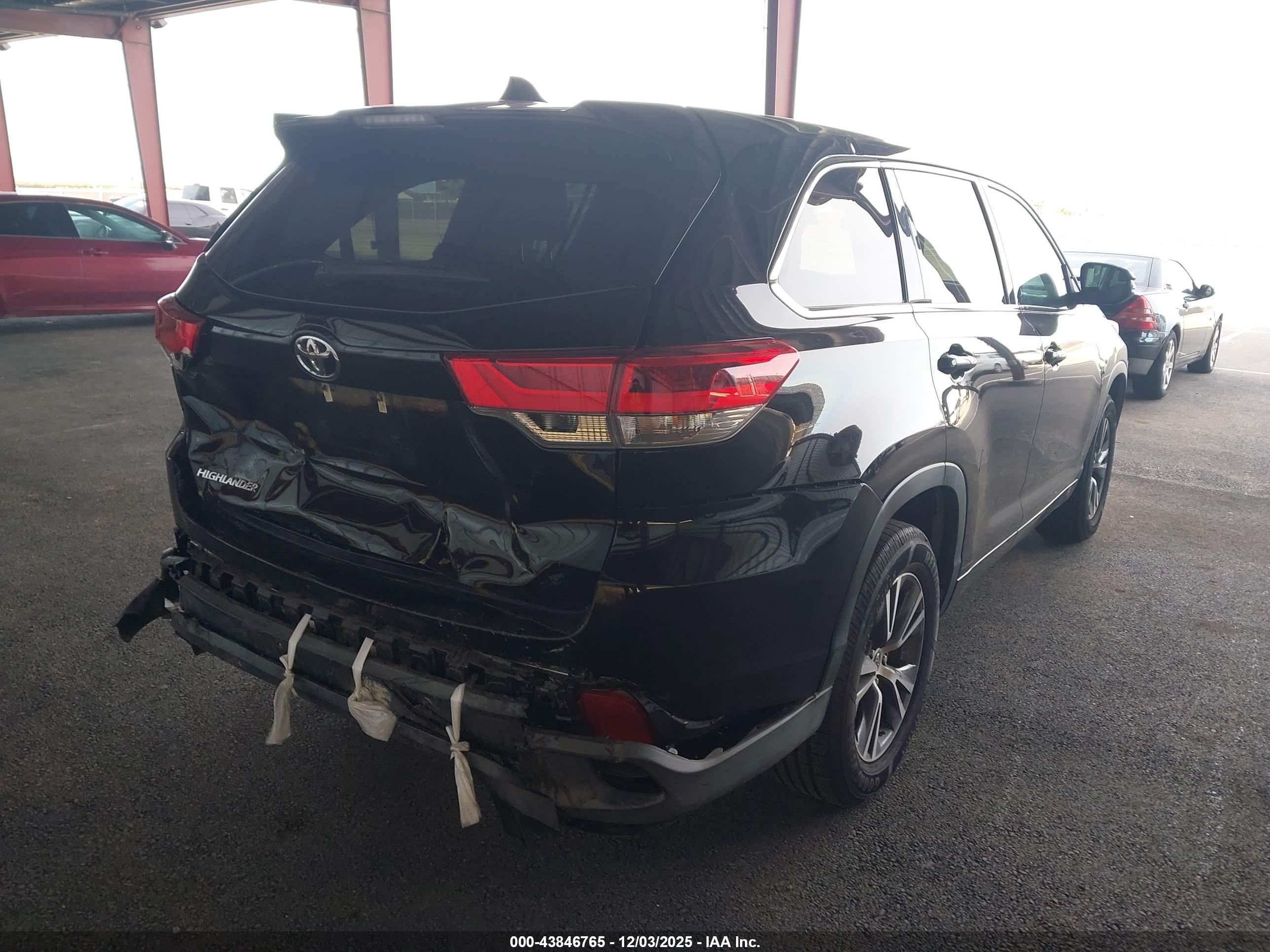 TOYOTA HIGHLANDER image 4