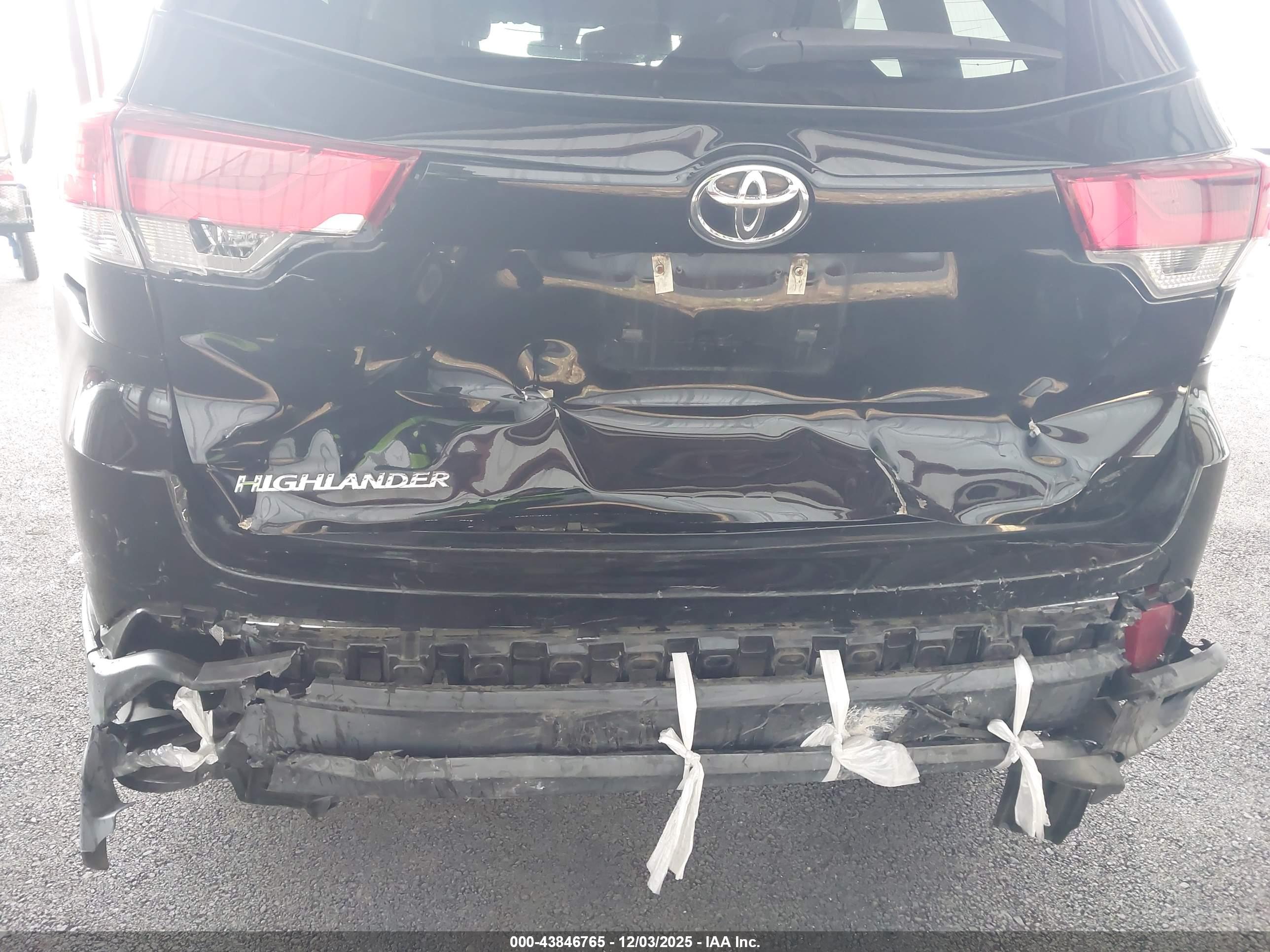 TOYOTA HIGHLANDER image 6