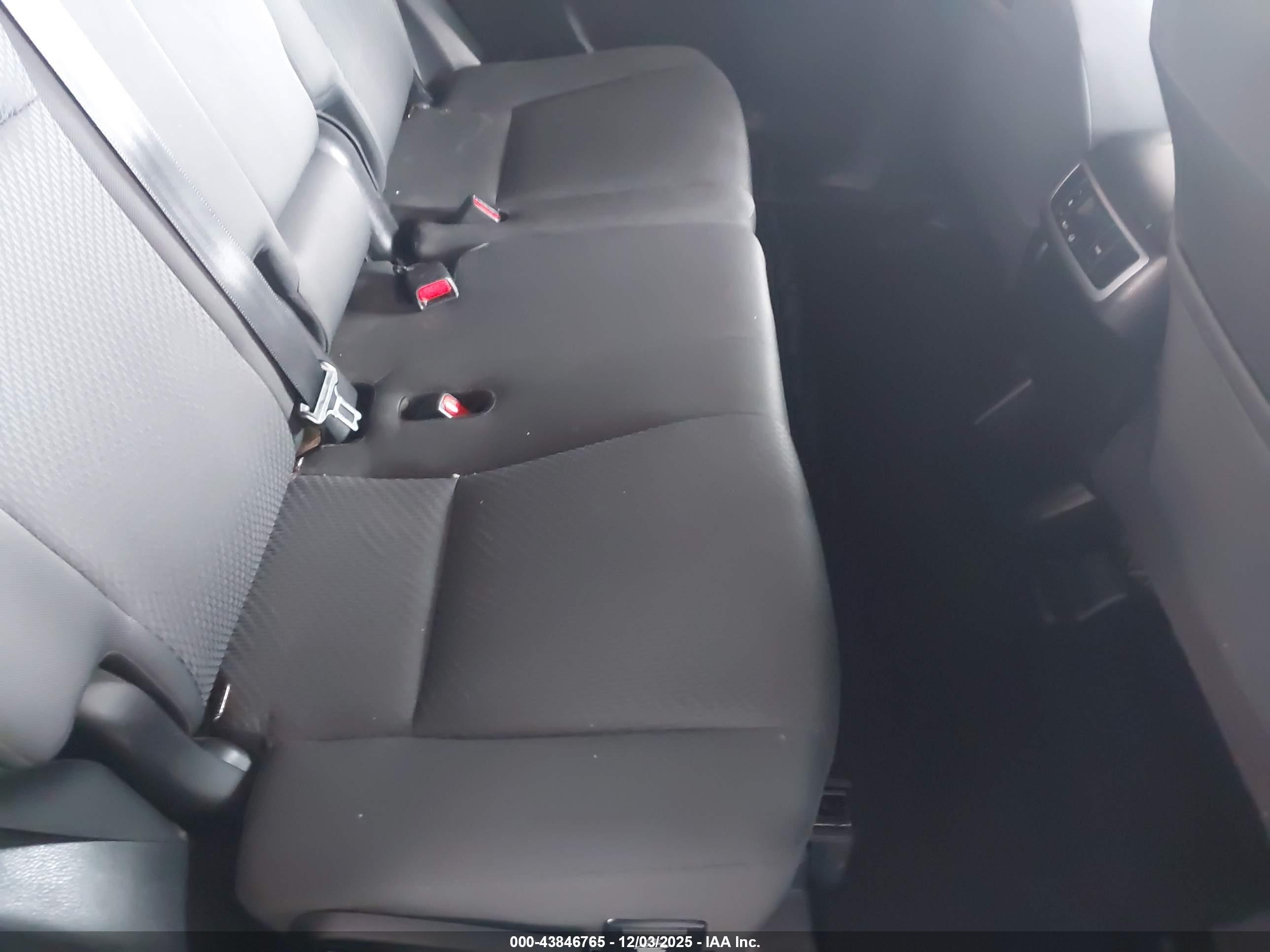 TOYOTA HIGHLANDER image 8