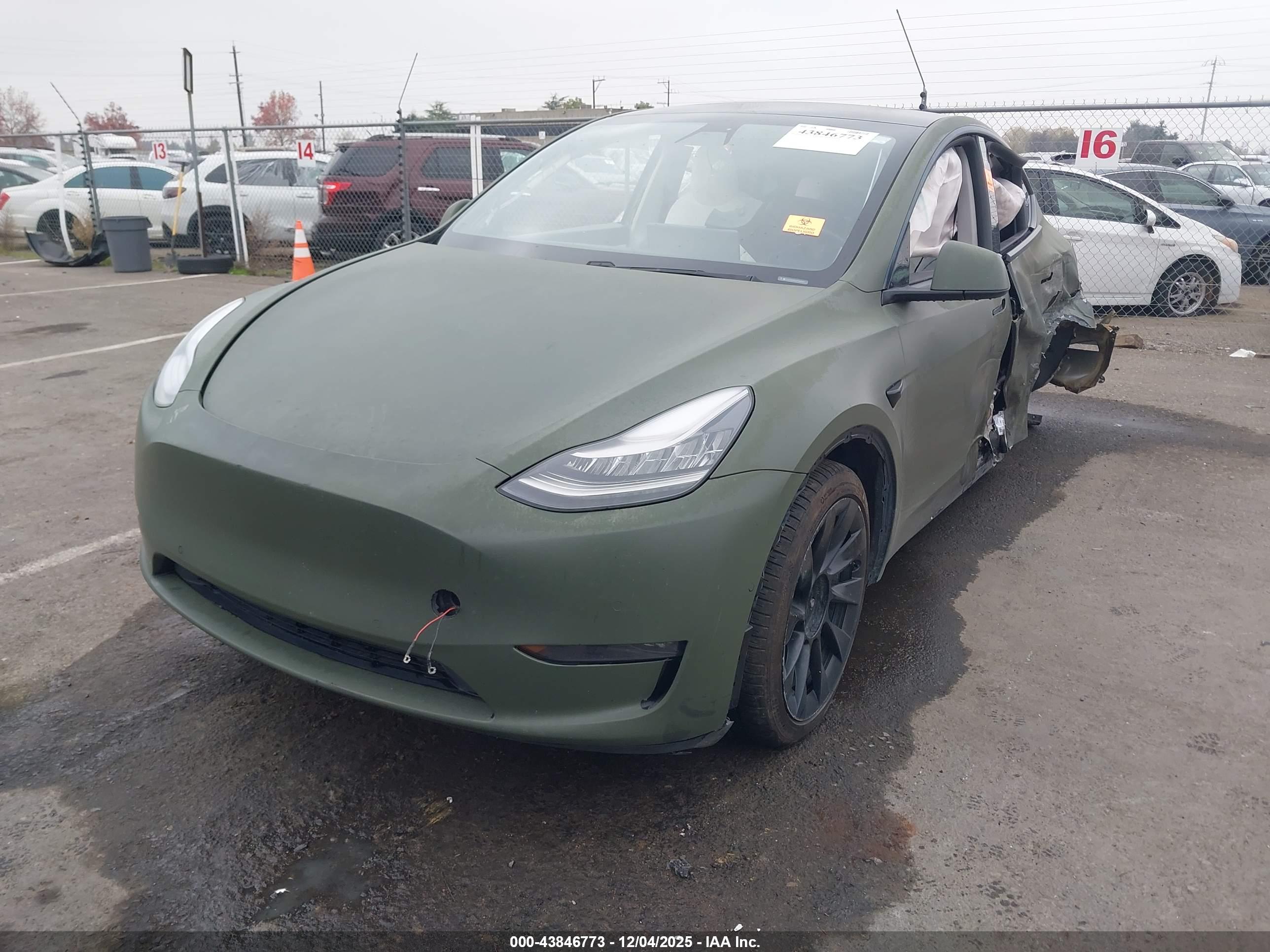 TESLA MODEL image 2