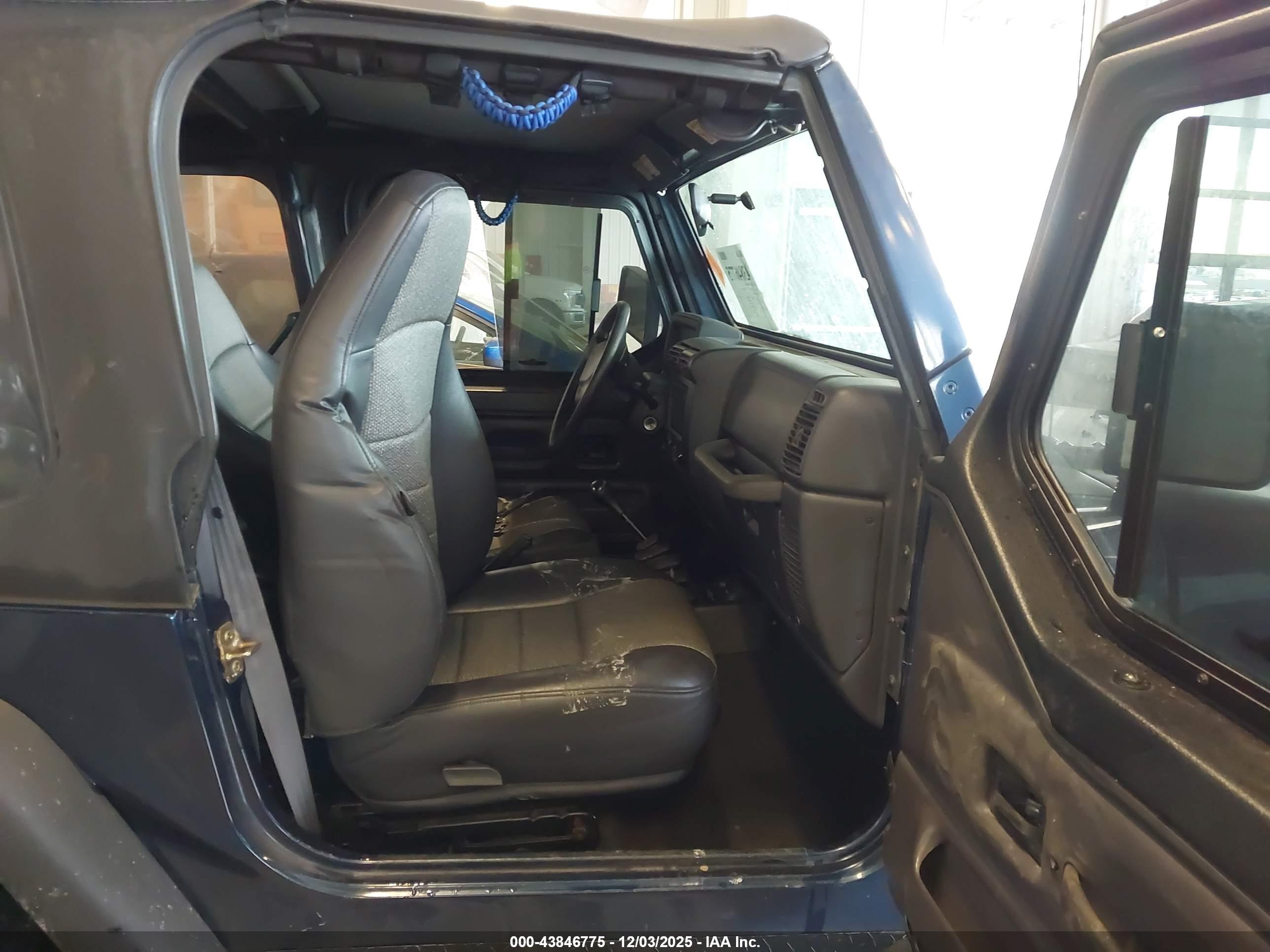 JEEP WRANGLER image 5
