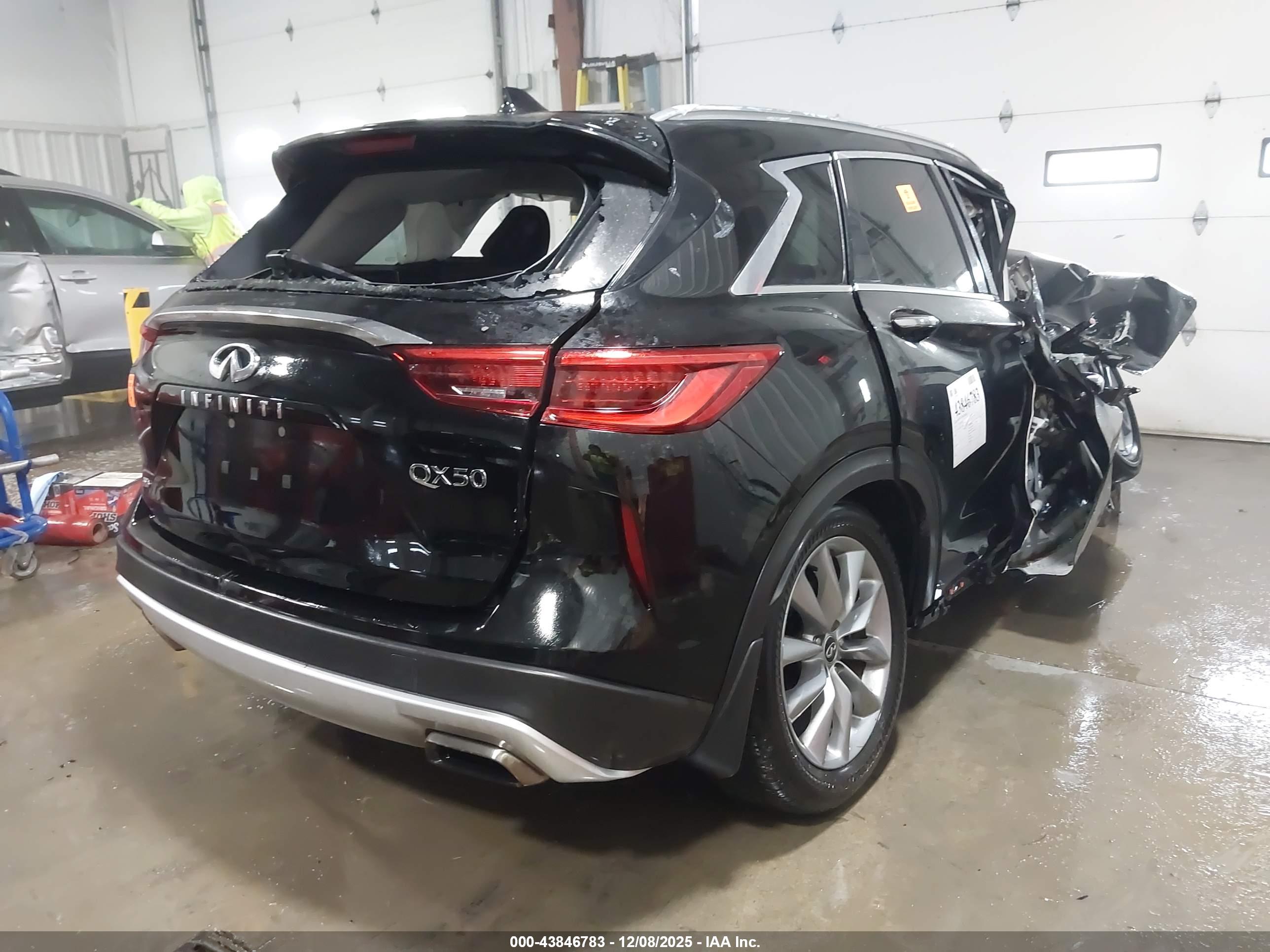 INFINITI QX50 image 4