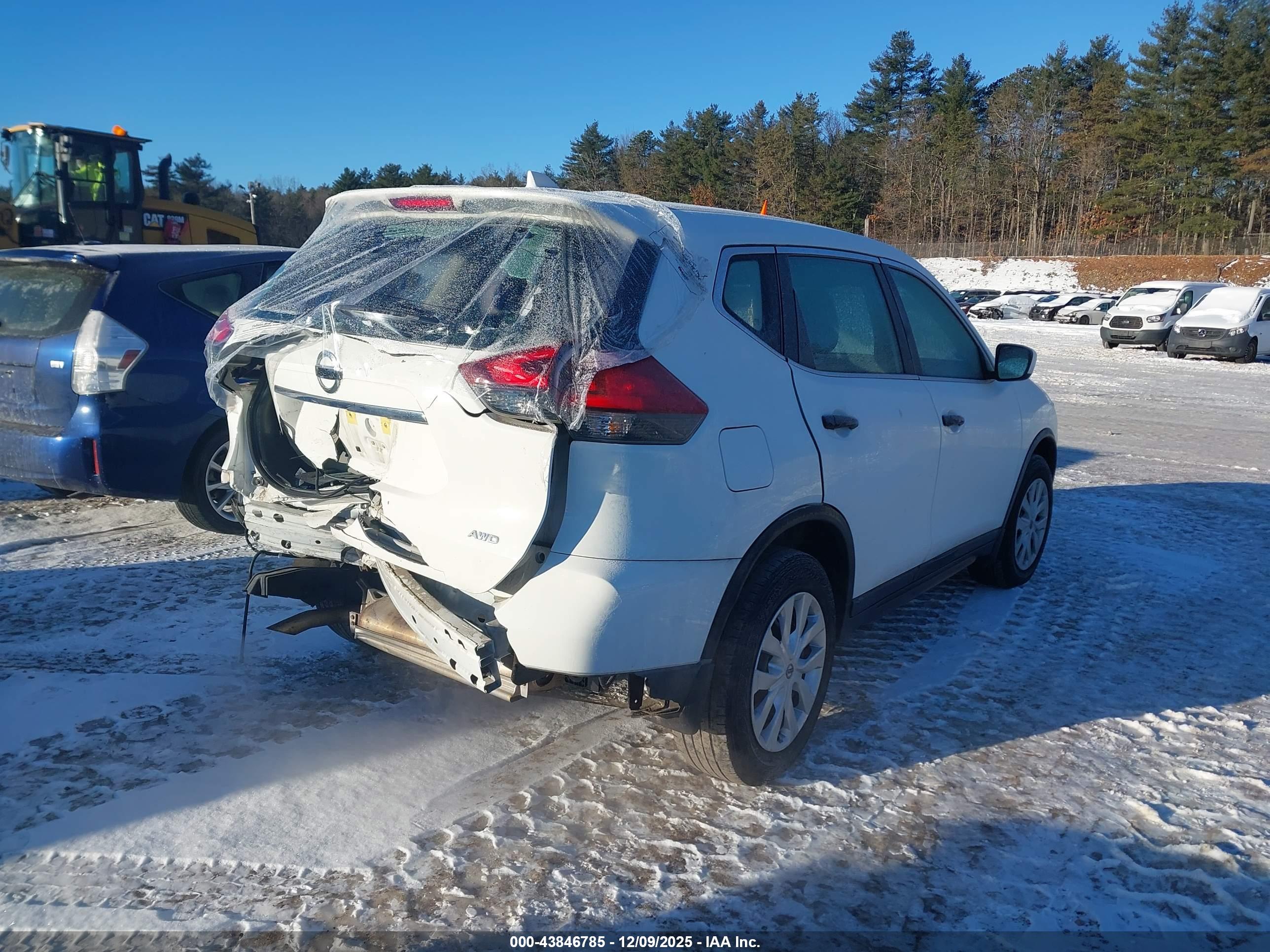 NISSAN ROGUE image 4