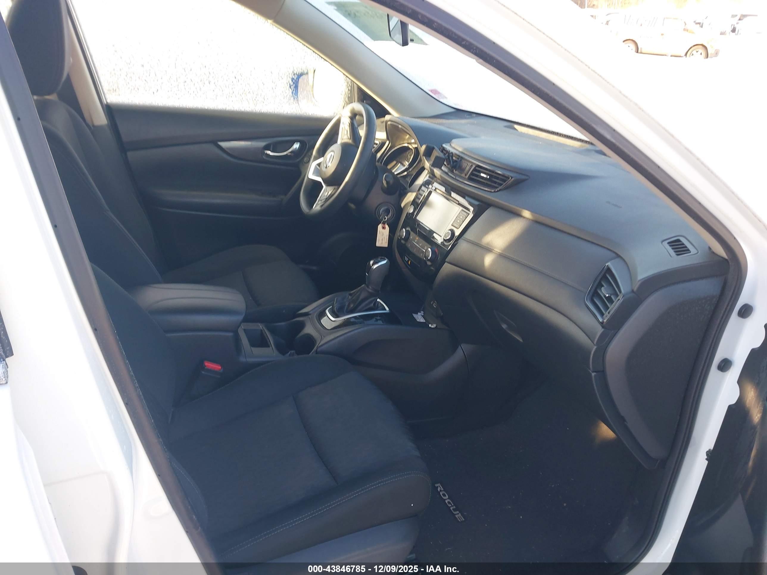 NISSAN ROGUE image 5