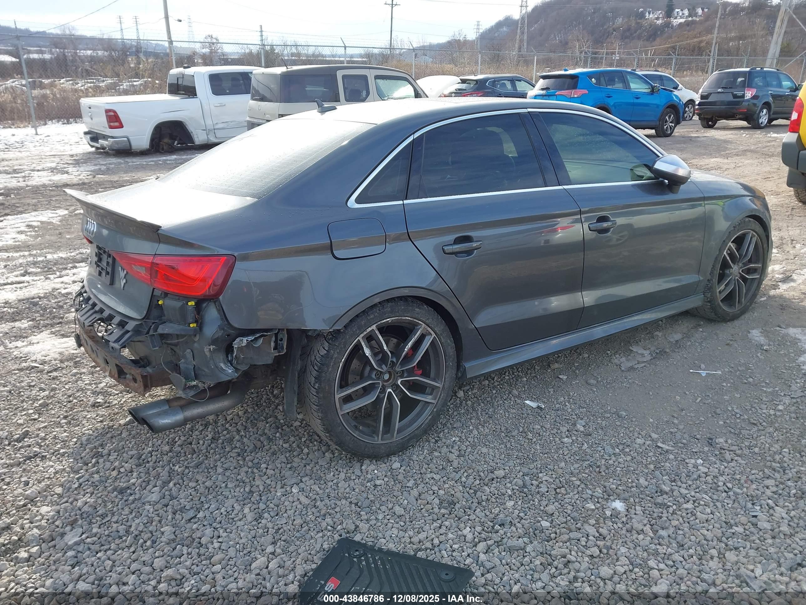 AUDI S3 image 4