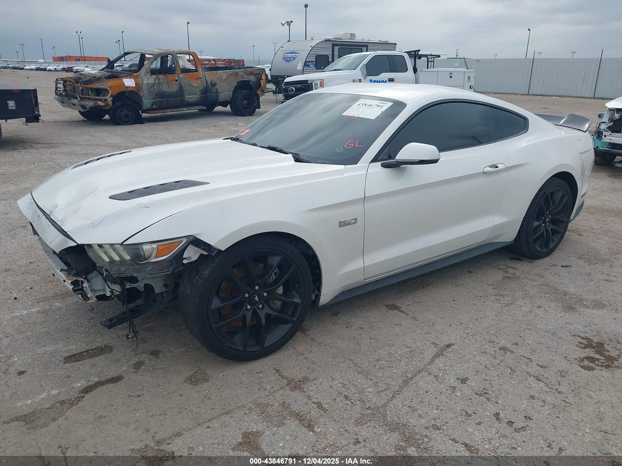 FORD MUSTANG image 2