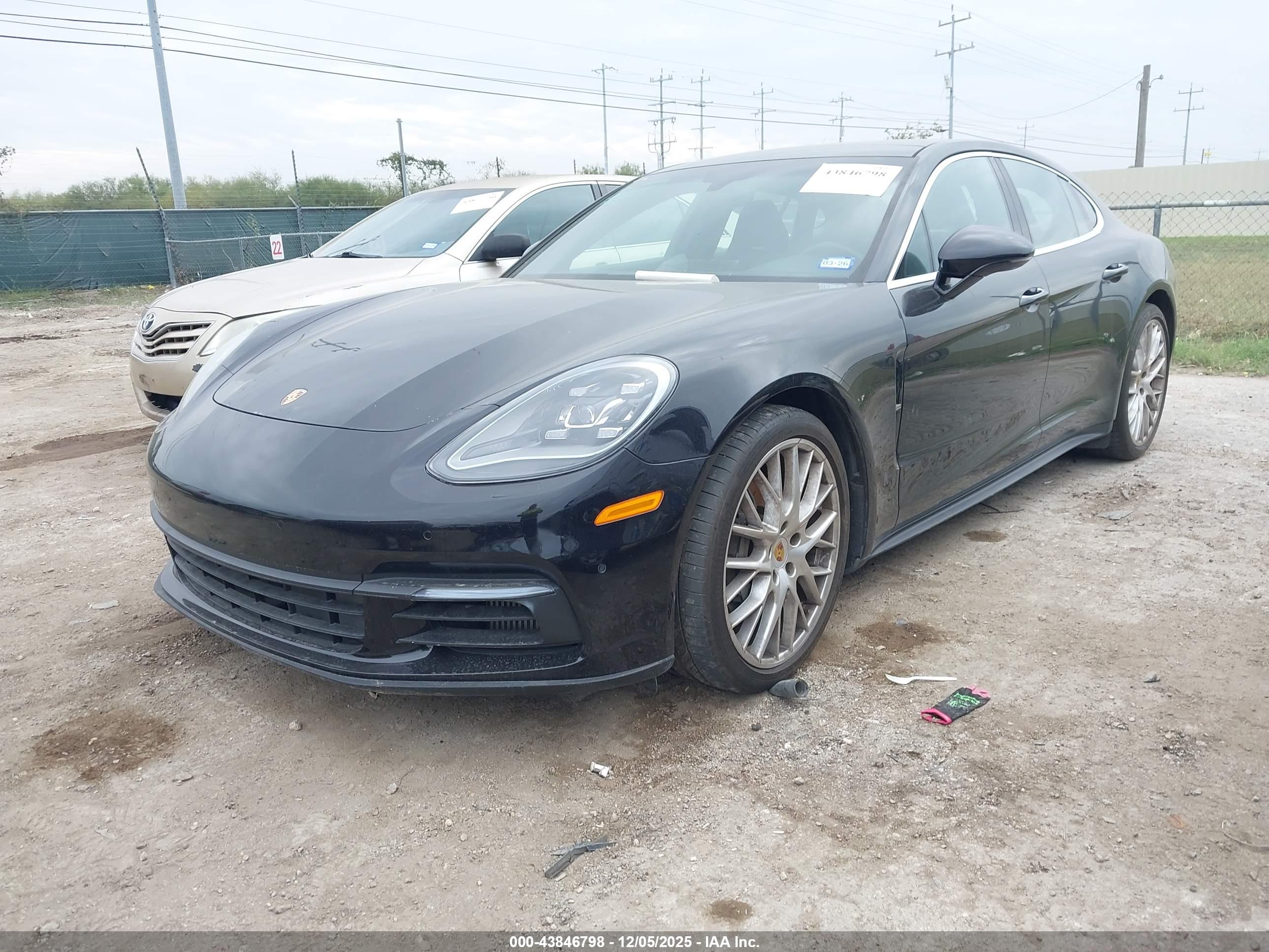 PORSCHE PANAMERA image 2
