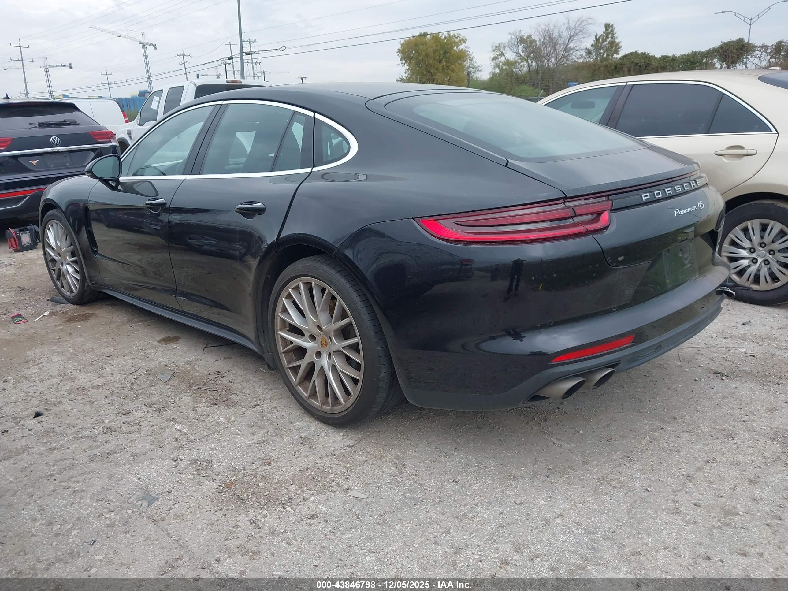 PORSCHE PANAMERA image 3