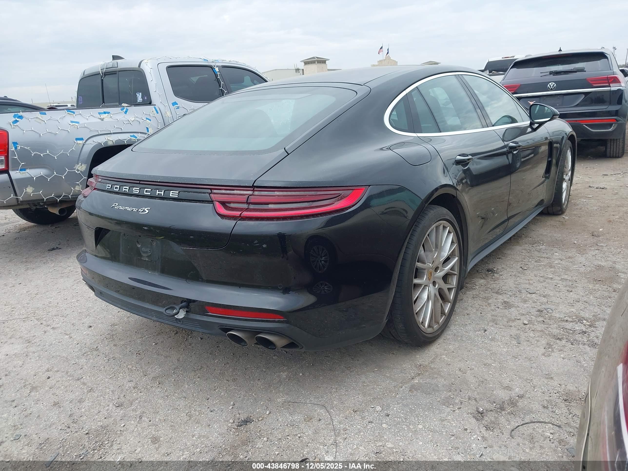 PORSCHE PANAMERA image 4