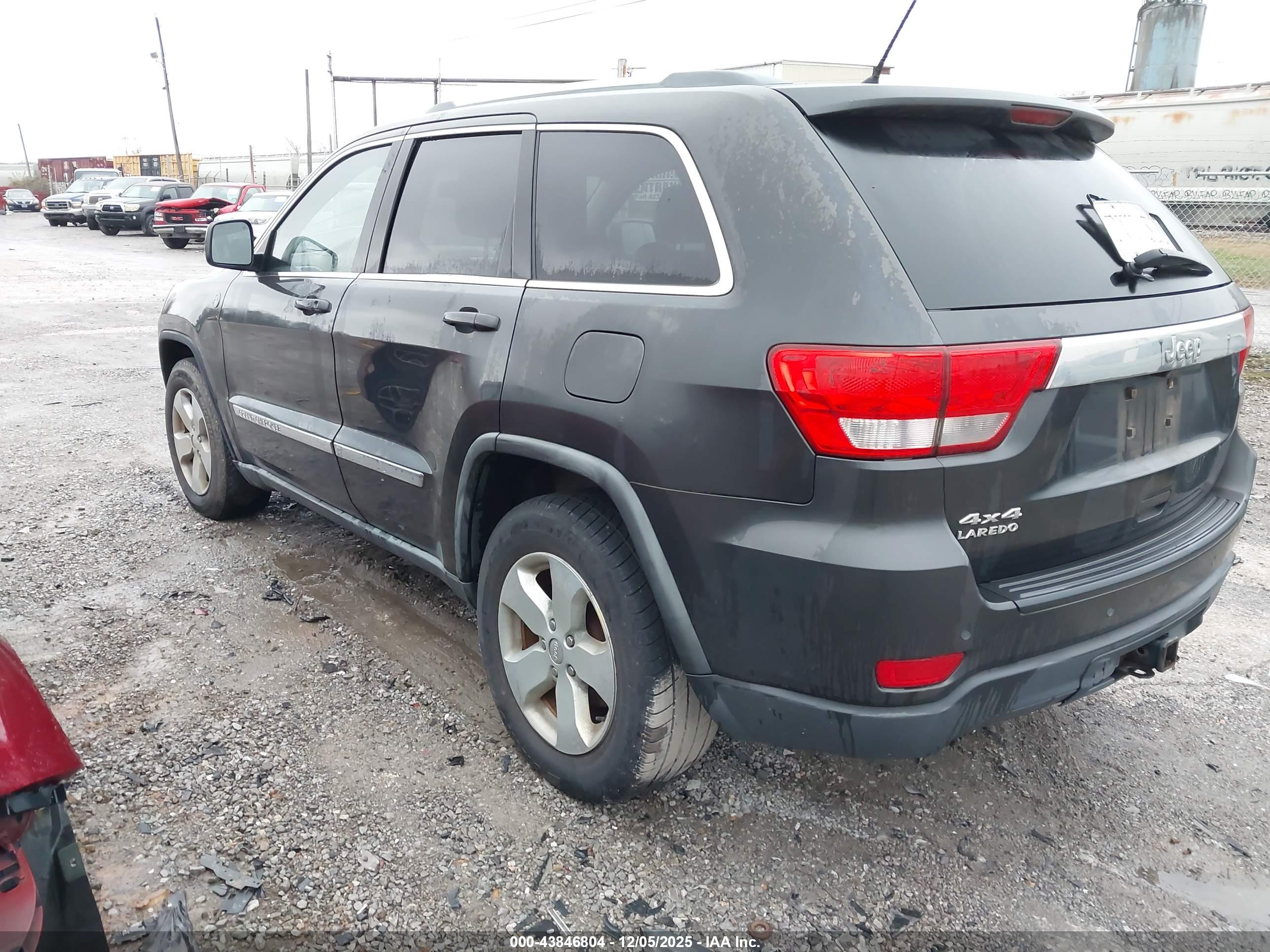 JEEP GRAND image 3